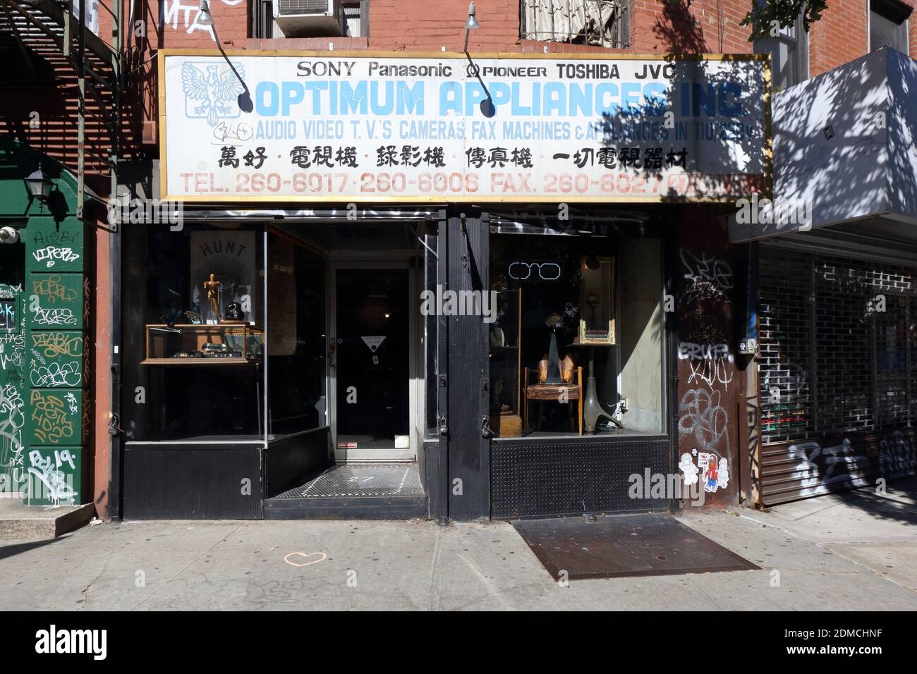 The Hunt 27 Canal St New York NYC storefront photo of jewelry and oddities store in Manhattan s gentrifying Dimes Square Chinatown Lower East Side Stock Photo Alamy