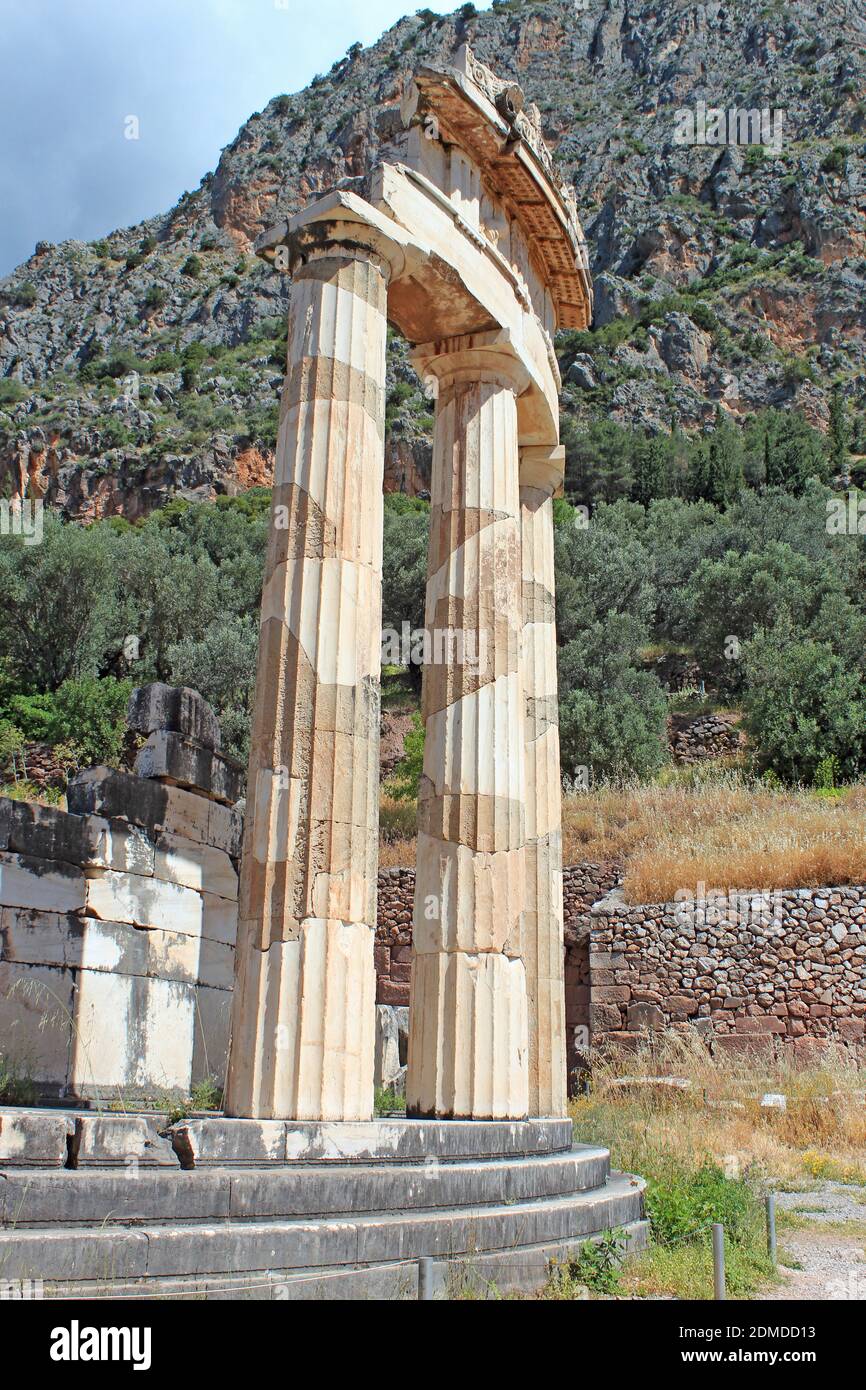 Grèce, Temple d'Athéna à Delphes Stock Photo - Alamy