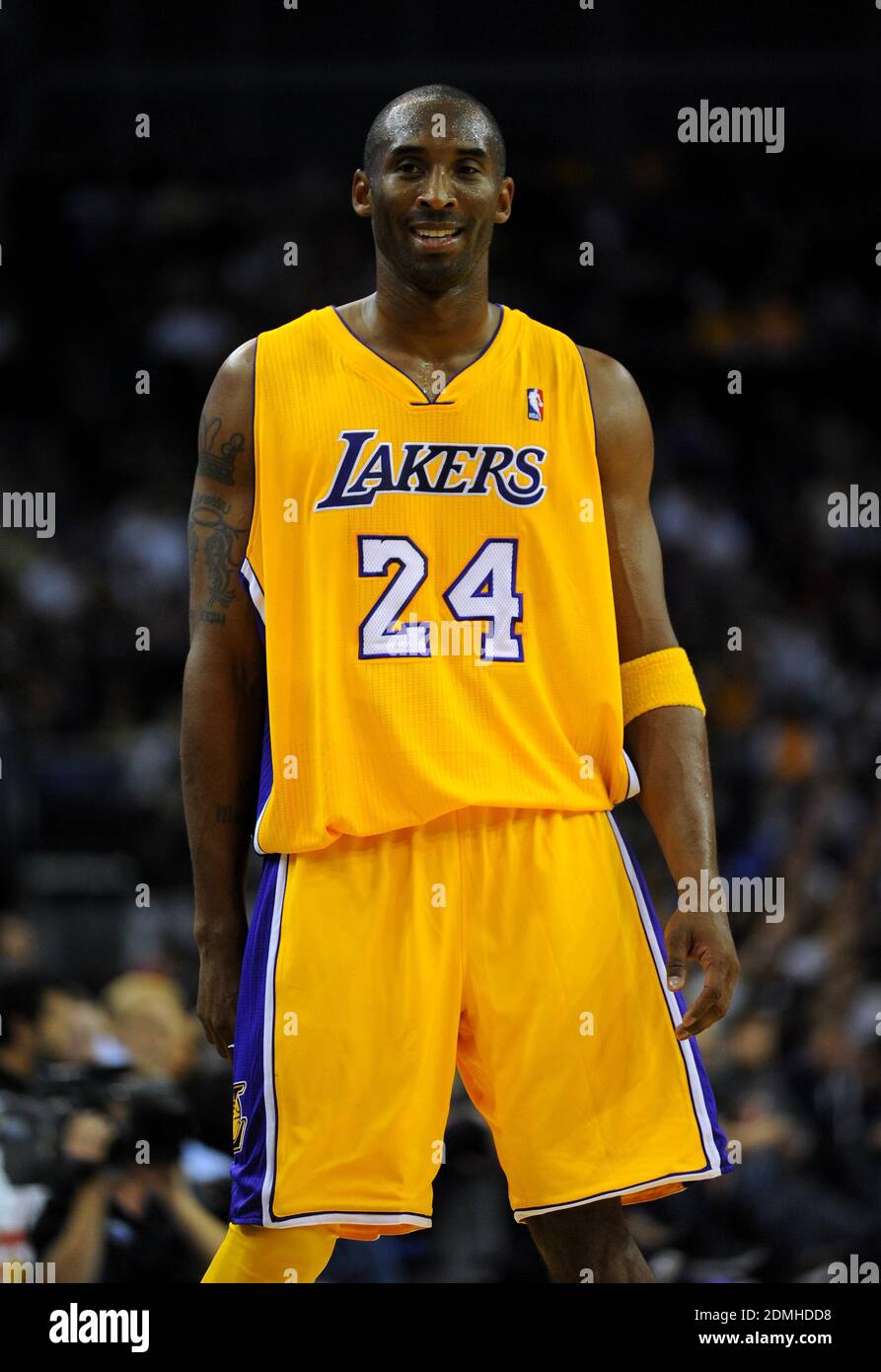 NBA Los Angeles Lakers LA Lakers Kobe Bryant Airborne Color 8 X 10 Photo  Pic