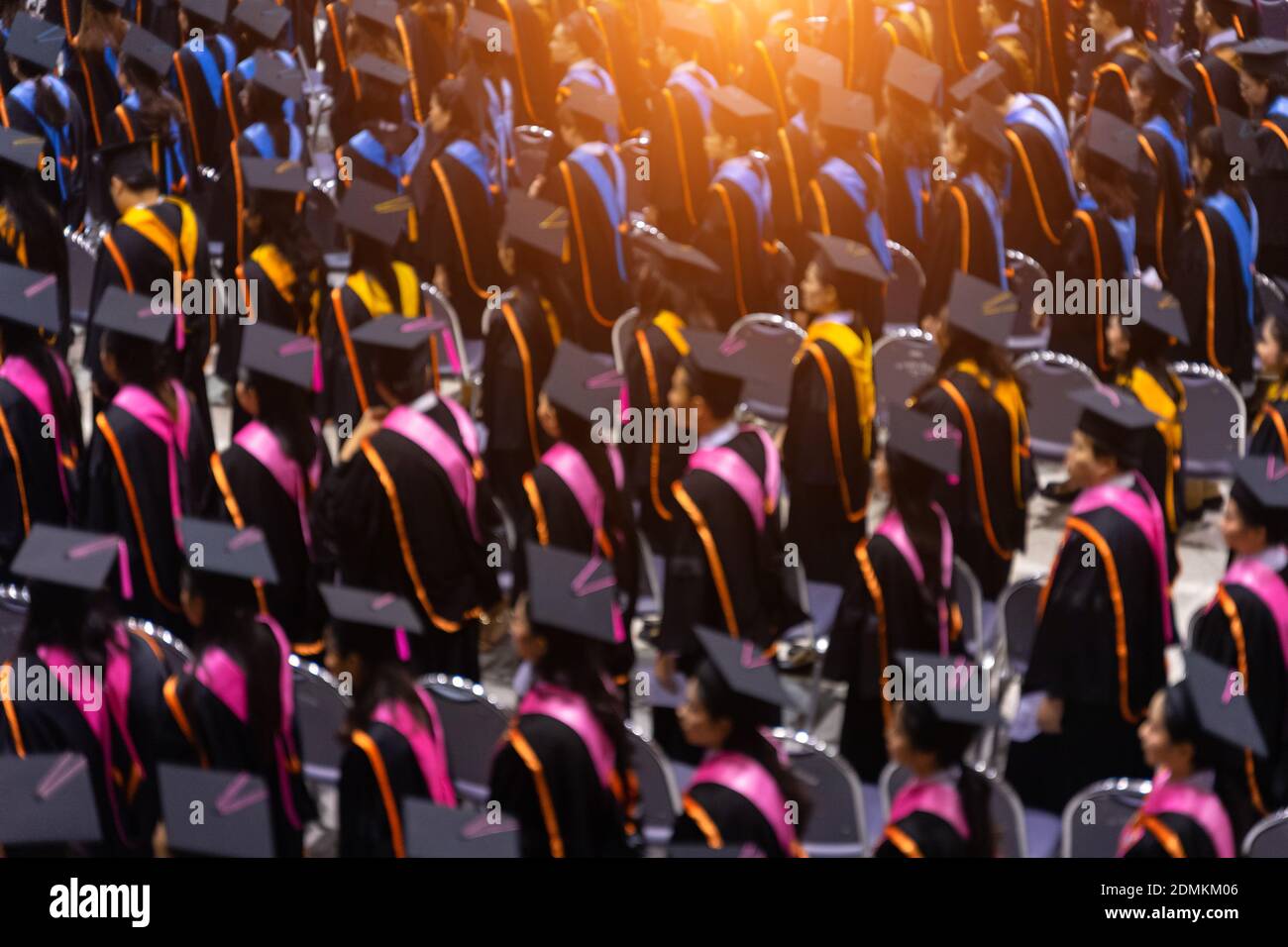 Crowd graduation hi-res stock photography and images - Alamy