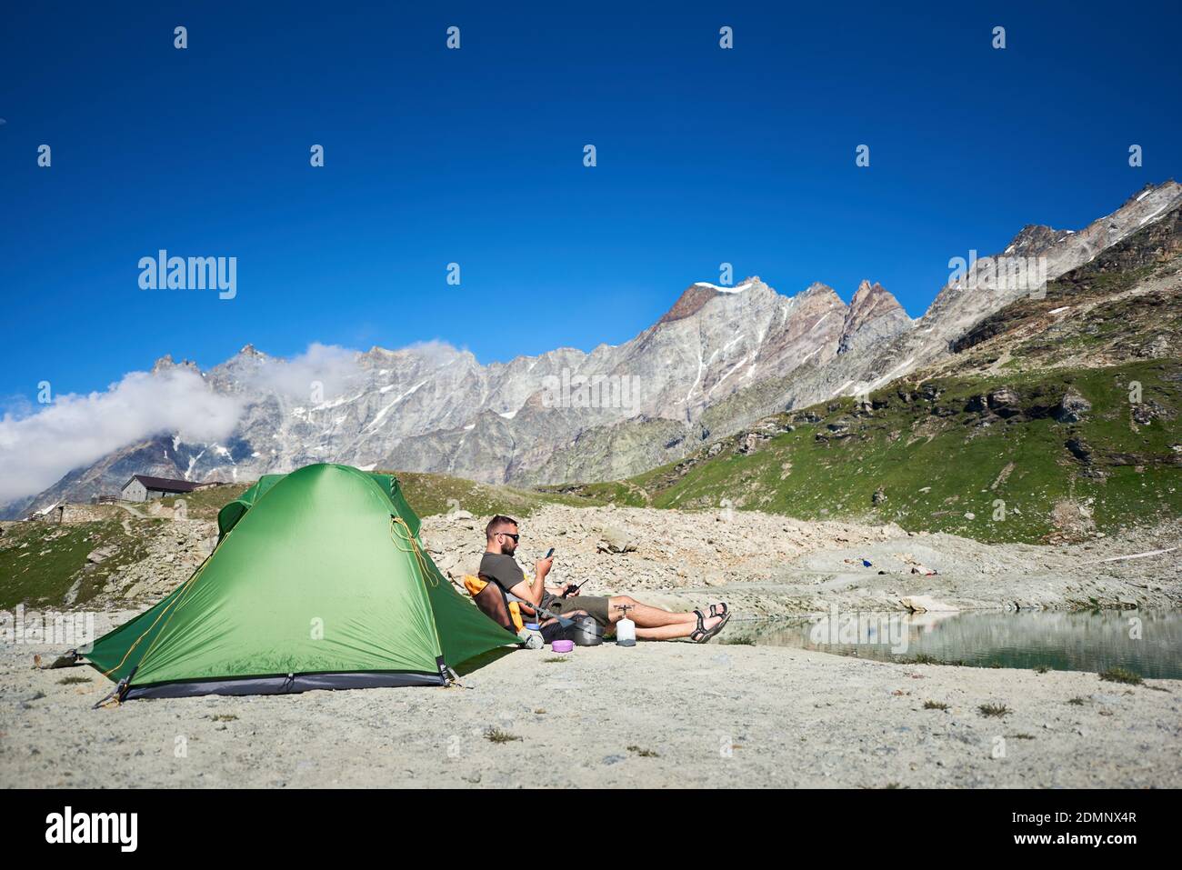 Camping On The Side Of A Mountain / Extreme Mountain Camping And Tree Tents Are The Solution To Your Adventure Lust - Many rv parks and campgrounds offer incredible mountain views and extensive facilities, including wifi and pools.
