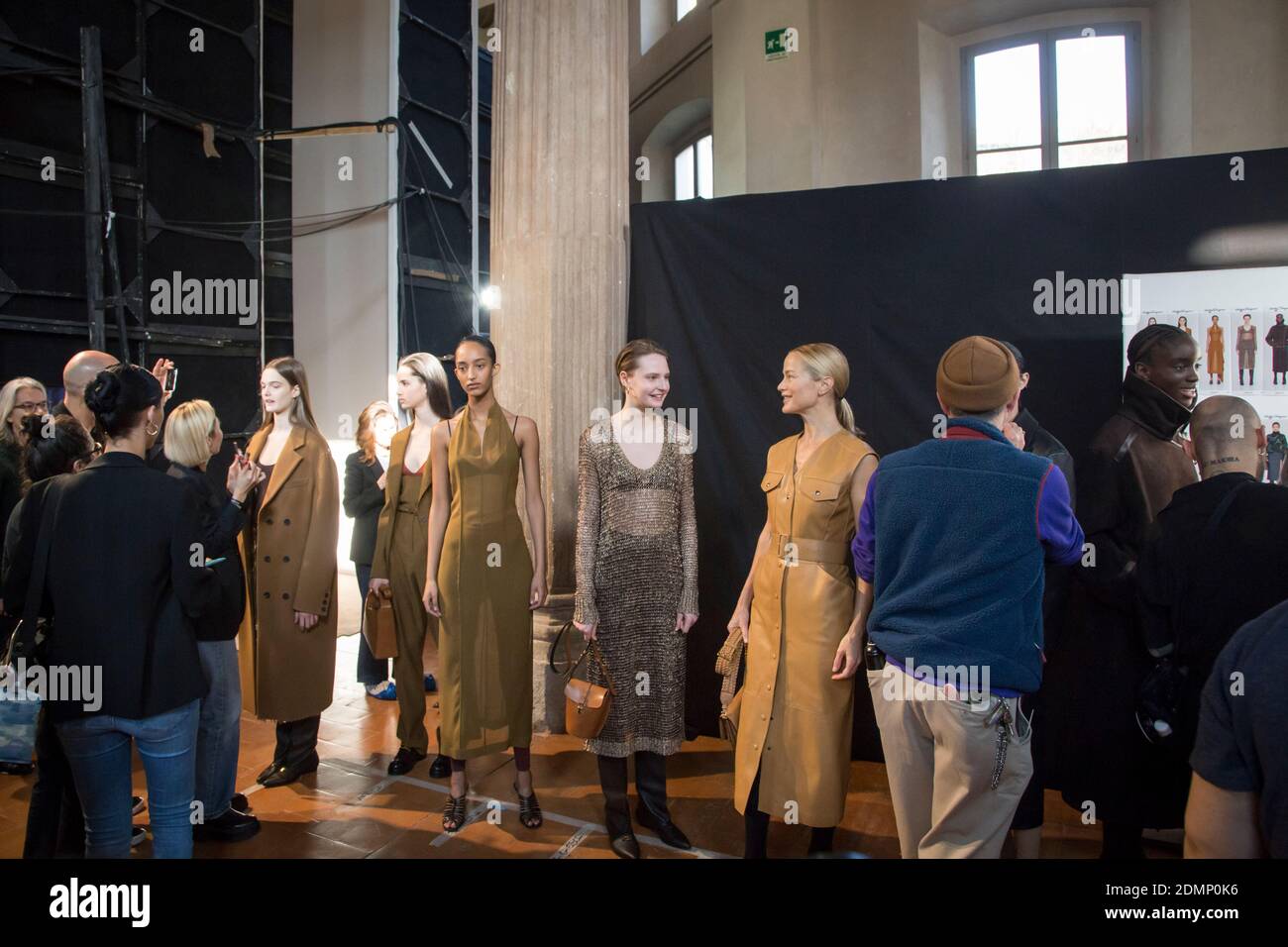 Italian Row Models Group of models runway milan hi-res stock photography and images - Alamy