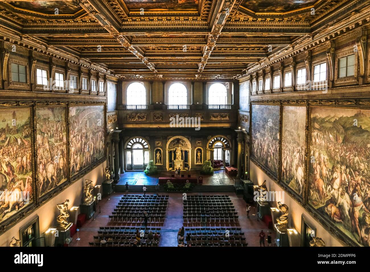 Panoramic view of the Hall of the Five Hundred (Salone dei Cinquecento), the most imposing chamber with large frescoes, a coffered ceiling and sculptu Stock Photo