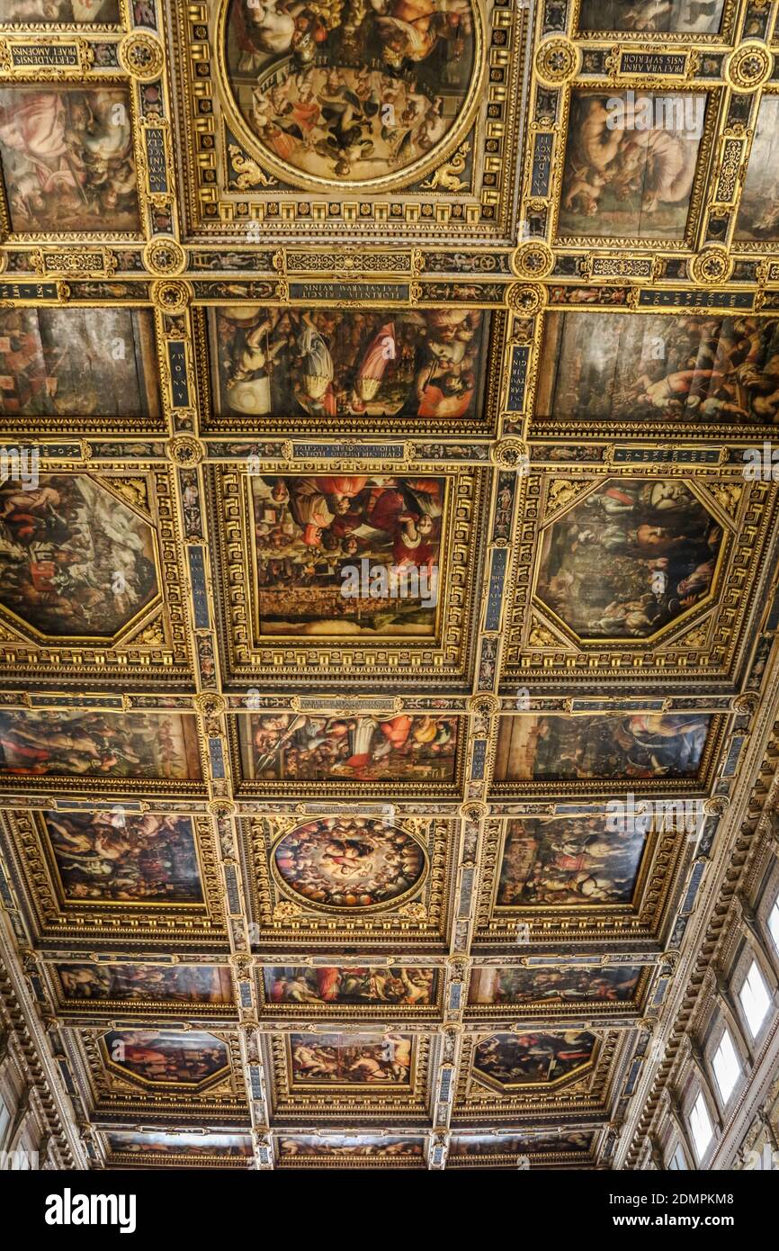 The imposing coffered ceiling of the Hall of the Five Hundred in the Palazzo Vecchio, Florence, Italy. It consists of 39 panels depicting Great... Stock Photo