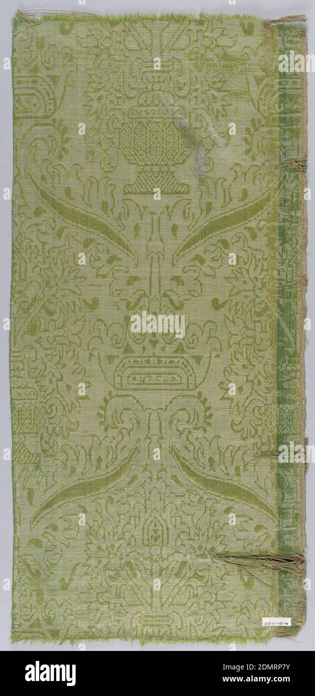 Textile, Medium: silk Technique: two integrated fabric structures, 4&1 satin plus plain weave., Very worn green and white., 17th century, woven textiles, Textile Stock Photo