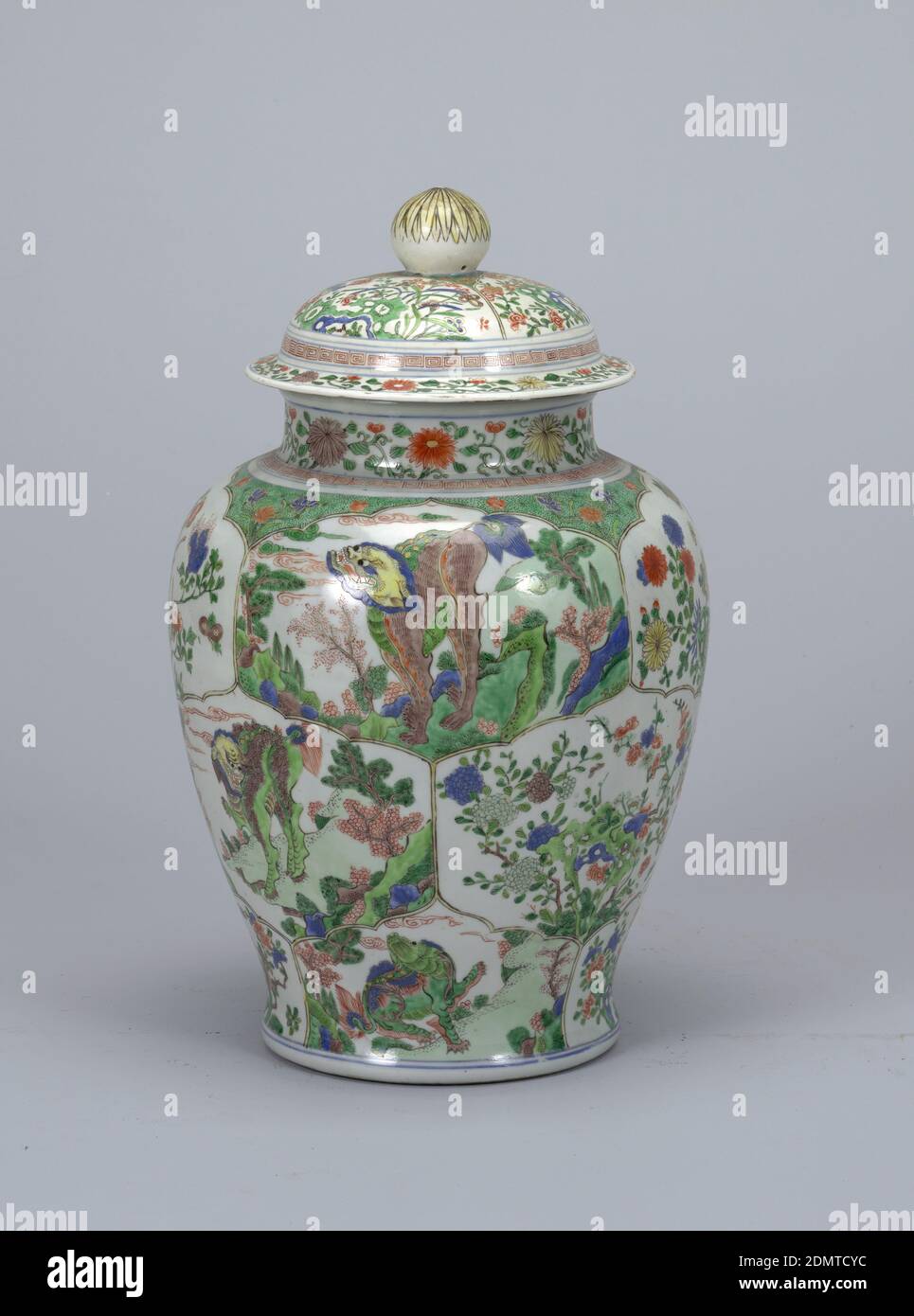 Ginger Jar, porcelain, porcelain enamel, Porcelain vase and cover with nature scenes and flowers along the sides and cover., China, 19th century, ceramics, Decorative Arts, jar, jar Stock Photo