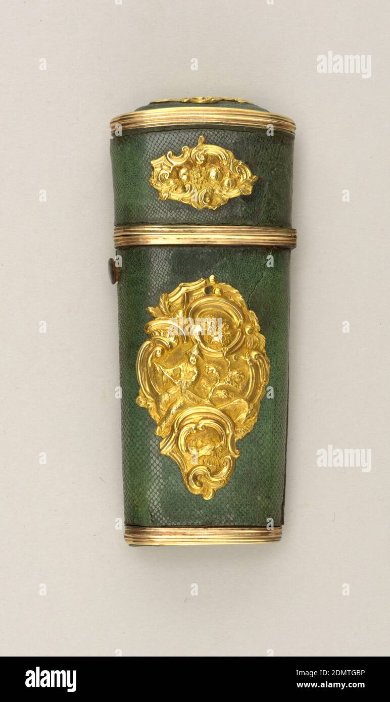 Etui, Shagreen (shark or ray skin), gilt copper, Missing insert with tools; most likely associated with n-a-1012 (necessaire insert with tools)., probably England, ca. 1750, containers, Decorative Arts, Etui Stock Photo