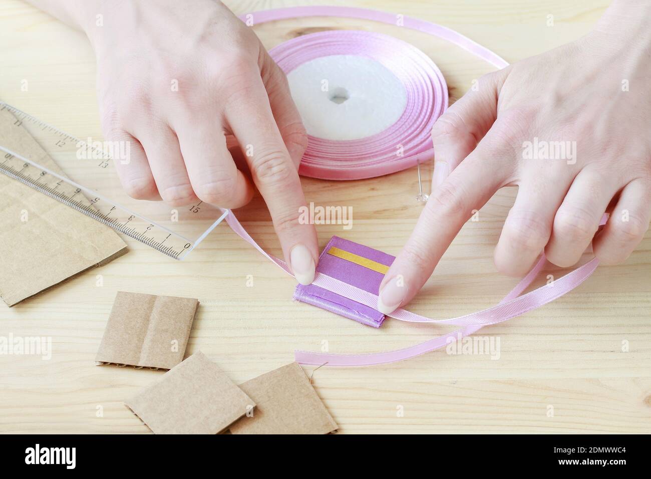 Florist At Work How To Make A Wrist Corsage Step By Step Tutorial florist-at-work-how-to-make-a-wrist-corsage-step-by-step-tutorial