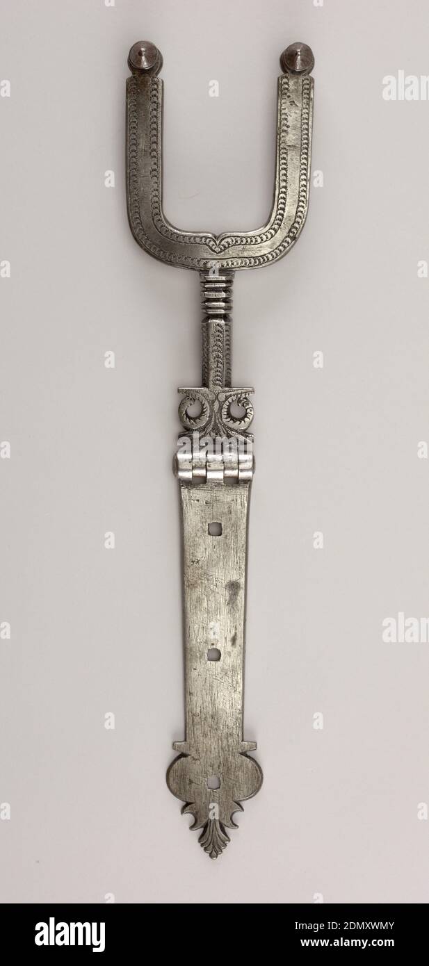 Circular lock plates hires stock photography and images Alamy