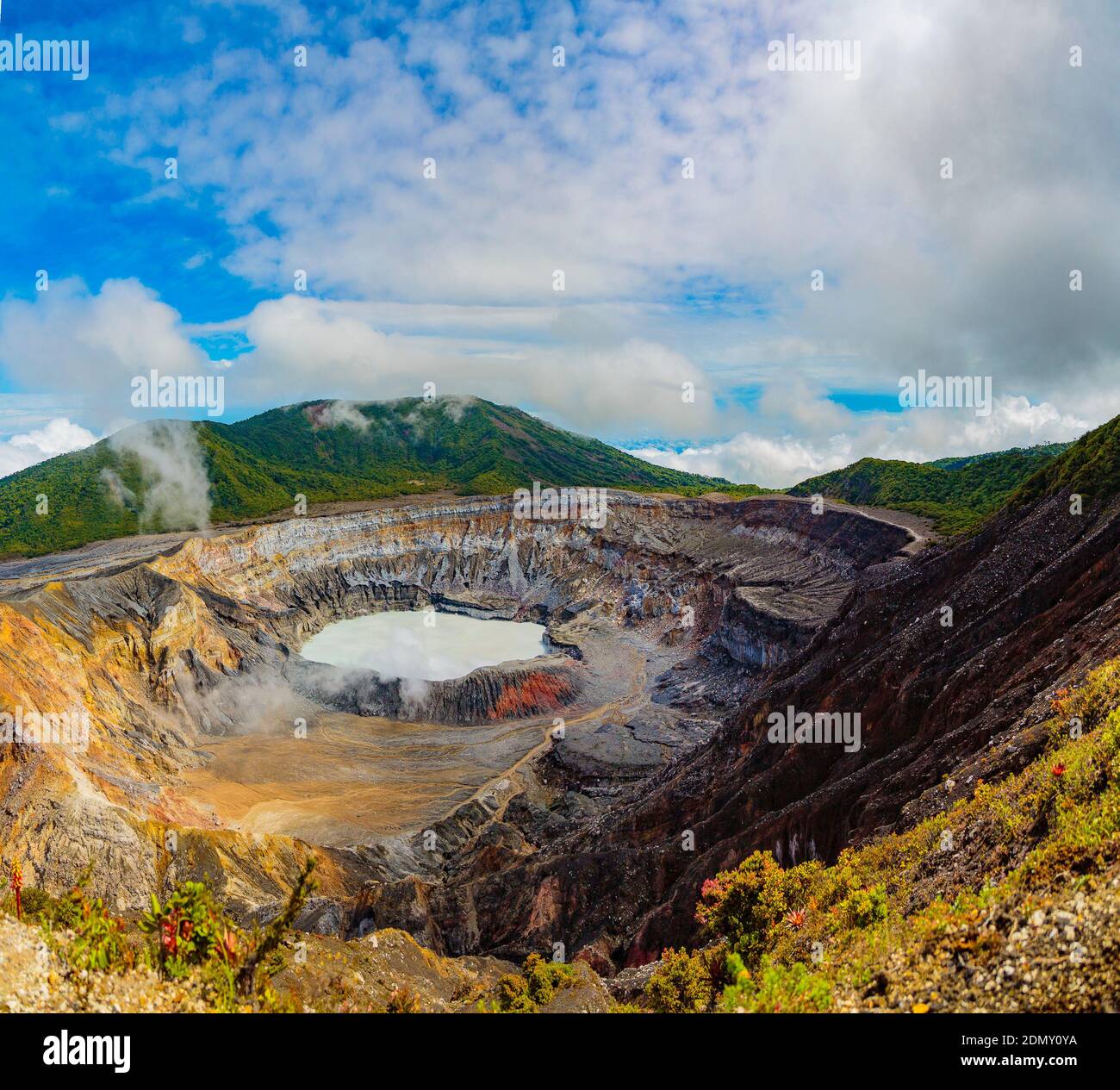 Volcan san jose hires stock photography and images Alamy