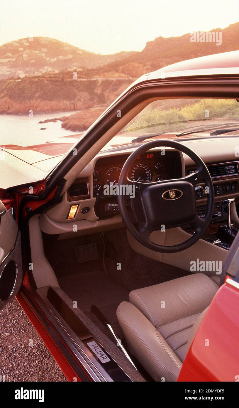 Jaguar xjs coupe hi-res stock photography and images - Alamy