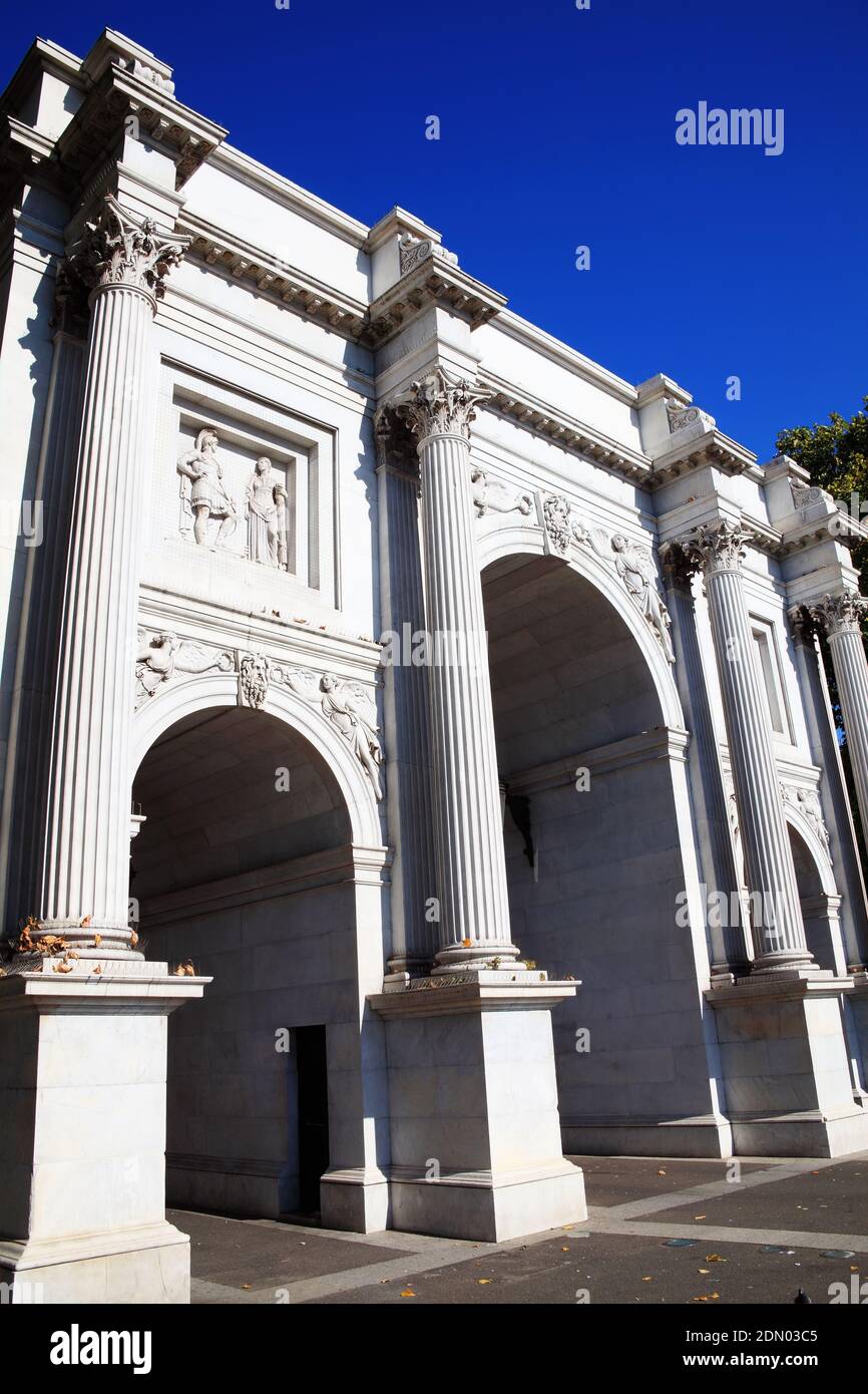 Marble Arch in Hyde Park Oxford Street London England UK costructed in 1828  and is a popular travel destination tourist attraction landmark stock phot  Stock Photo - Alamy