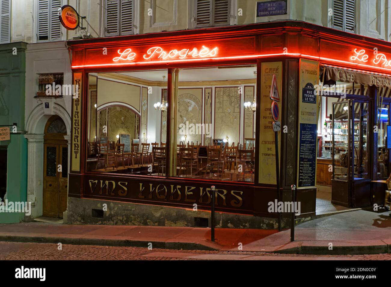 Le Progess Bar, Montmartre, Paris Stock Photo