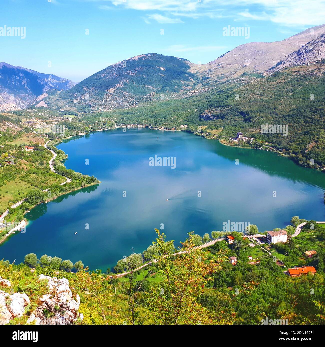 Scanno lake heart hi-res stock photography and images - Alamy