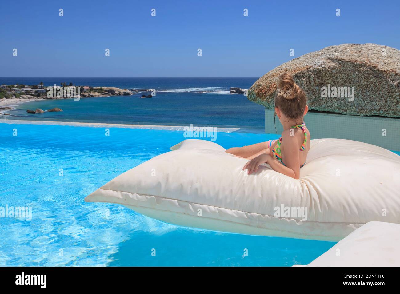 Maria On Pool Raft Pool raft ocean hi-res stock photography and images - Alamy