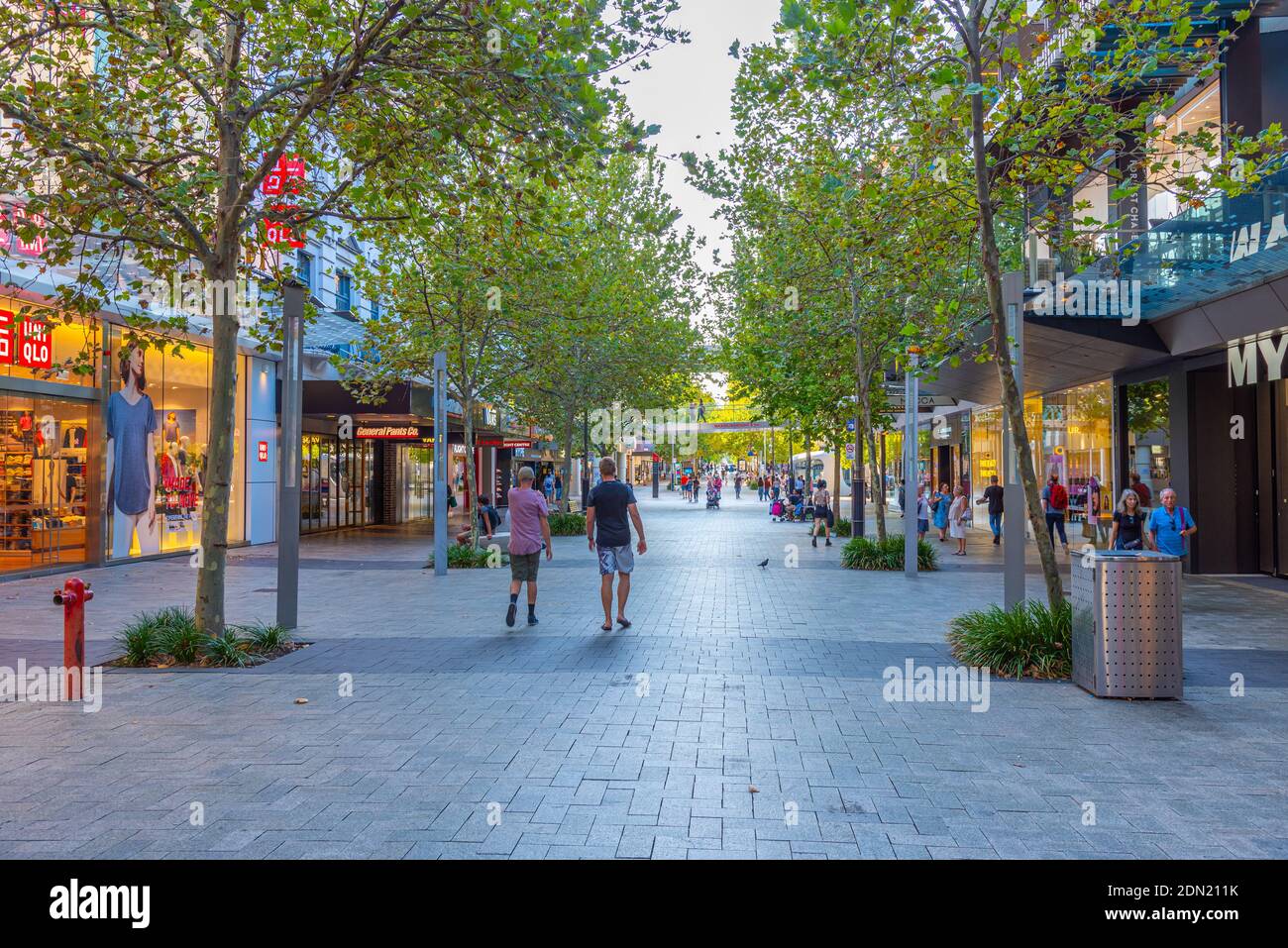 Perth city centre shopping hires stock photography and images Alamy