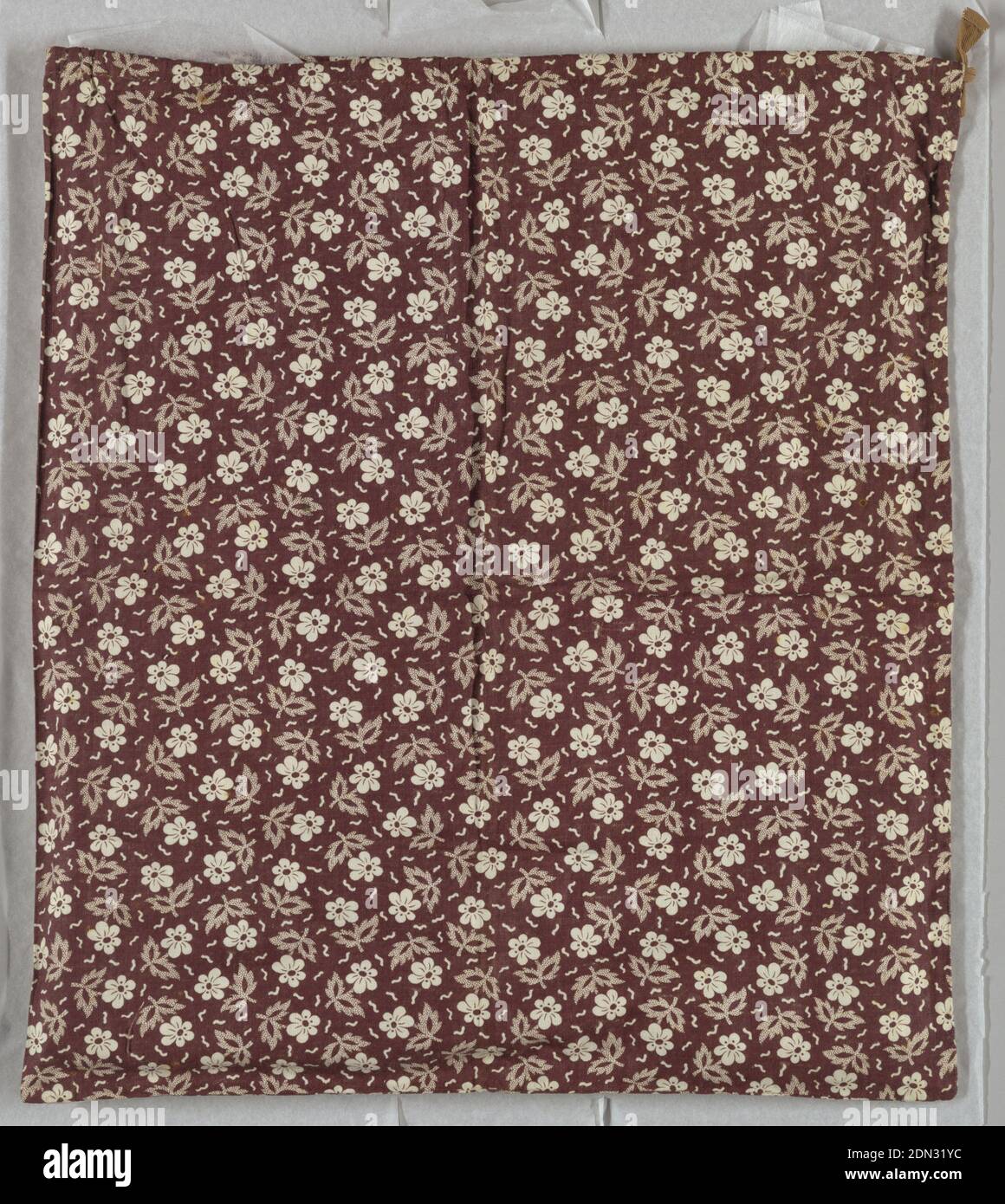 Pocket, Medium: cotton Technique: printed on plain weave, Pocket with a drawstring closure. Pattern is a small allover floral design in brown and white., USA, ca. 1870, costume & accessories, Pocket Stock Photo