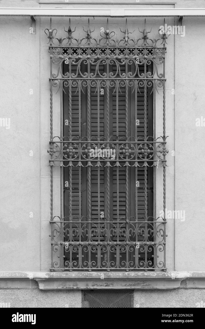 Buildings facade stucco old Black and White Stock Photos & Images - Alamy