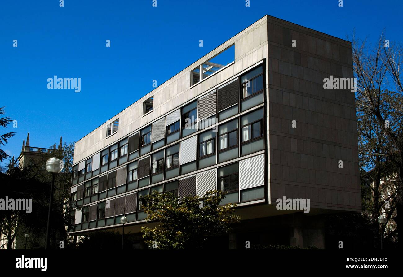 France, Paris. The International University Campus. The Swiss Pavilion. Building designed by Le Corbusier (1887-1965) and Pierre Jeanneret (1896-1967) between 1930 and 1931. It was inaugurated in July 1933. Exterior view. Stock Photo