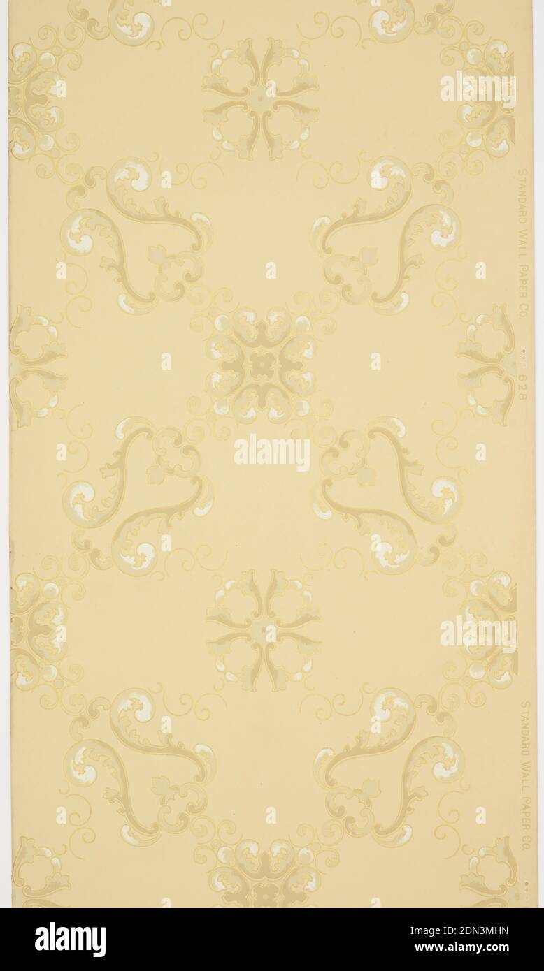 Ceiling paper, Standard Wall-Paper Company, Standard Wall-Paper Company, Pittsburgh, Pennsylvania, Machine-printed paper, Overall interlacing scrolling acanthus-like motif. Gold, brown, grey, and white on a pale yellow ground. Pattern number 628., Pittsburgh, Pennsylvania, USA, 1905–1915, Wallcoverings, Ceiling paper Stock Photo