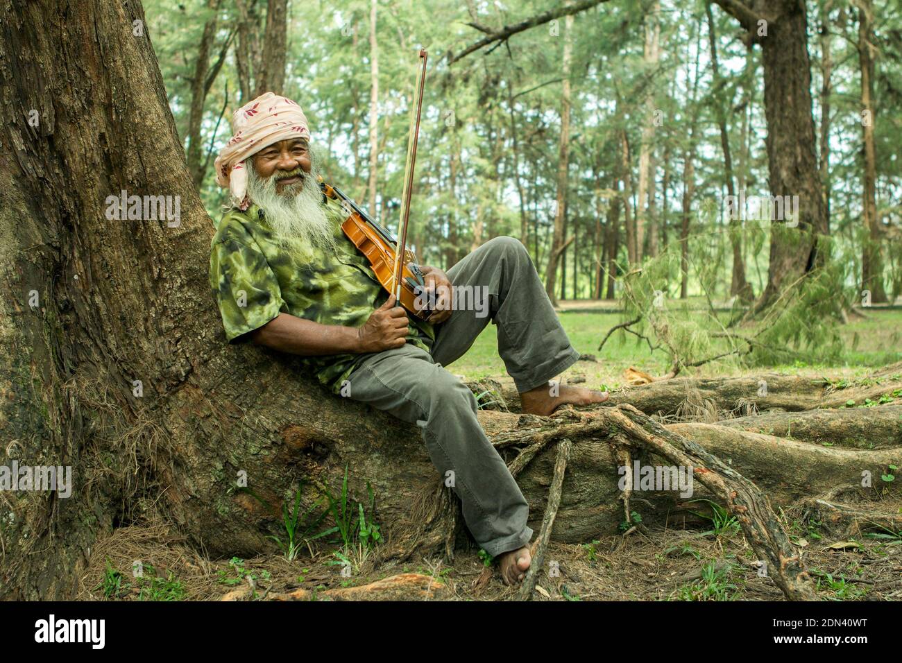Sit Under Tree Old Man High Resolution Stock Photography and Images - Alamy