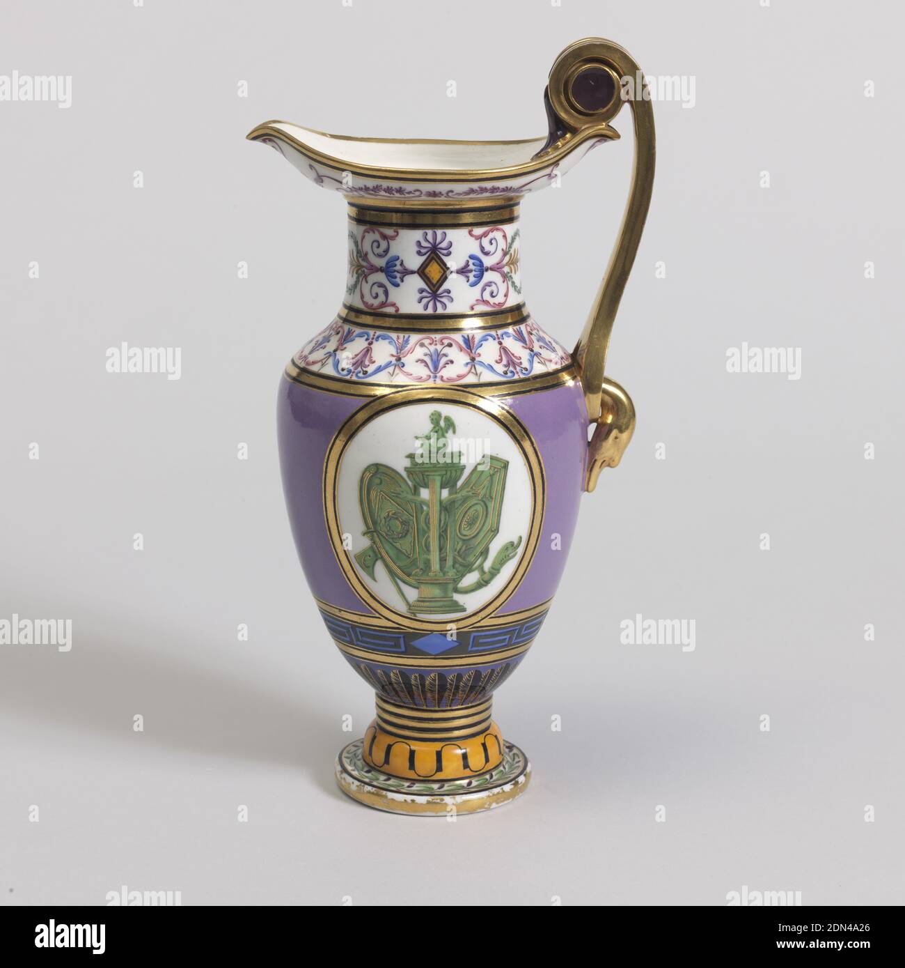 Ewer, Sèvres Porcelain Manufactory, French, established 1756 to the present, hard paste porcelain, vitreous enamel, gold, France, ca. 1800, ceramics, Decorative Arts, ewer, ewer Stock Photo