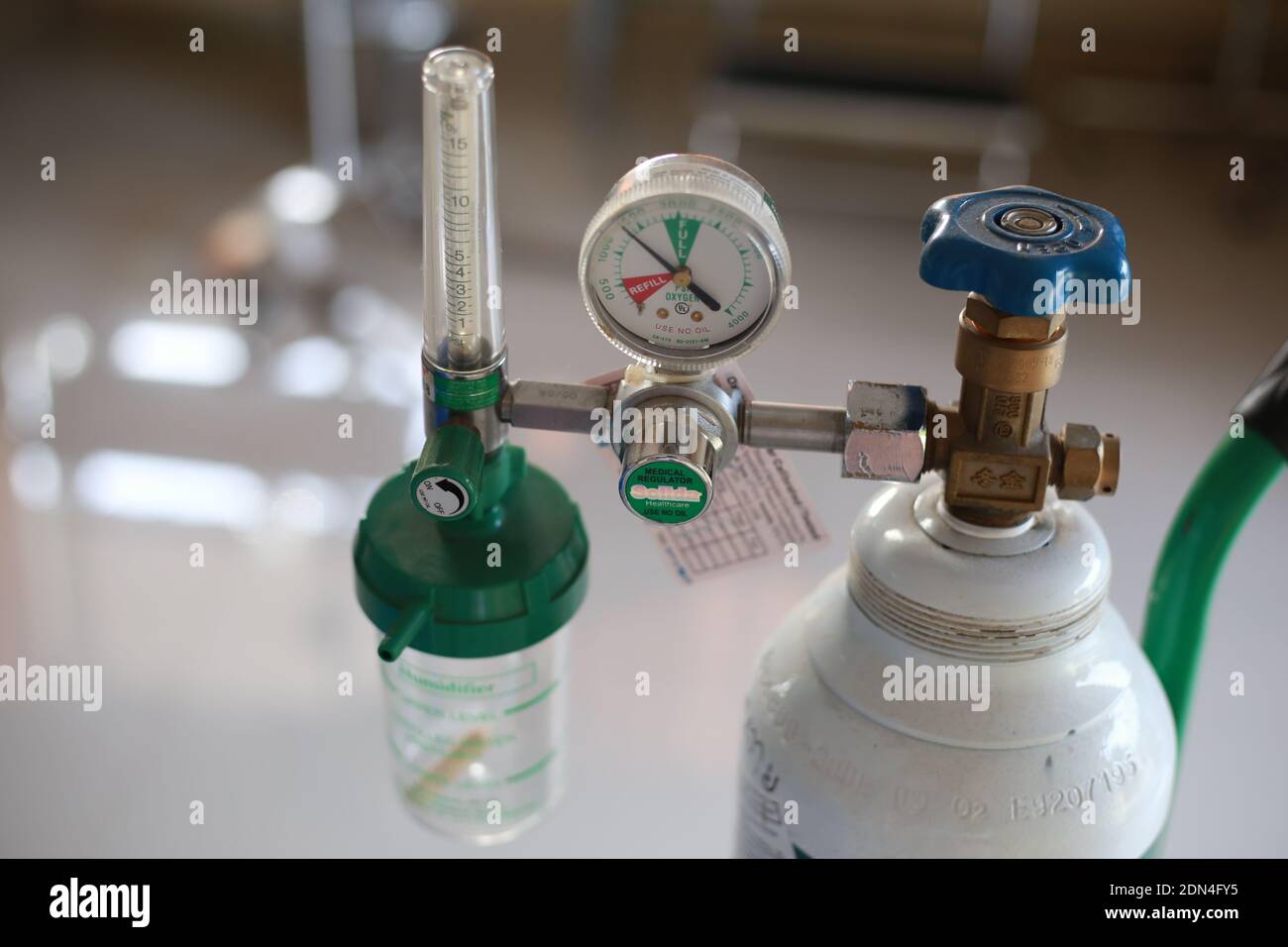 Cylinder pressure gauge hires stock photography and images Alamy