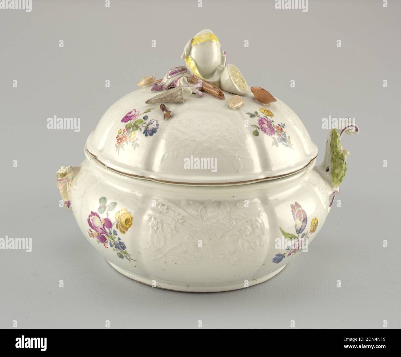 Soup Tureen, Meissen Porcelain Manufactory, German, active from 1710 to the present, Johann Gottlieb Ehder, German, 1717 - 1750, hard paste porcelain, vitreous enamel, Germany, ca. 1745, ceramics, Decorative Arts, tureen, tureen Stock Photo