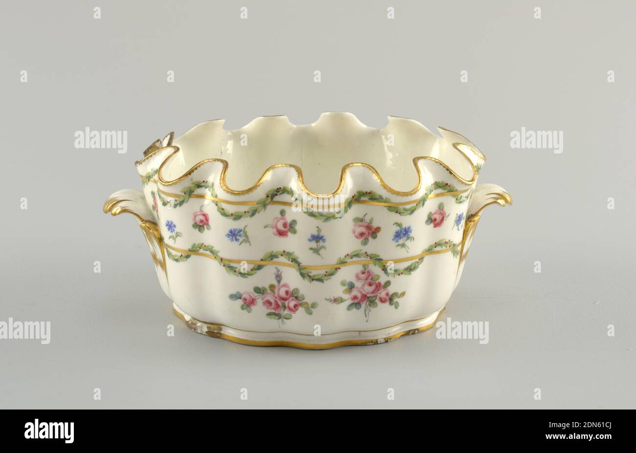 Monteith (Verrière), porcelain, vitreous enamel, gold, Oval, with wavy sides and incurving scalloped edge. Curved foliate handle at either end. Decorated with horizontal gold bands twined about with laurel cables, and scattered roses and bunches of roses., France, ca. 1770, ceramics, Decorative Arts, monteith, monteith Stock Photo