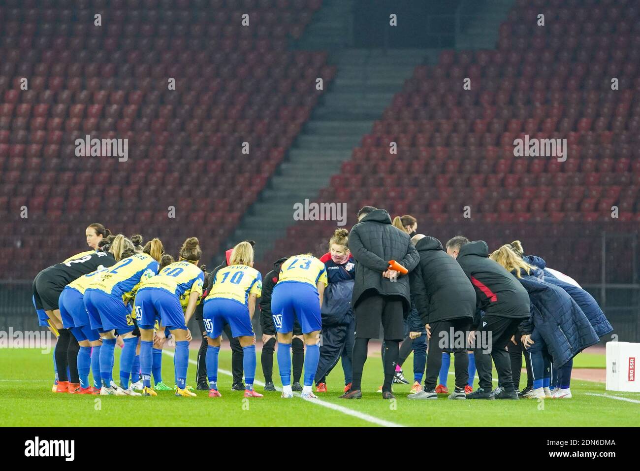 Zurich, Switzerland. 17th Dec, 2020. Team SKN St. Poelten teamphoto prior  to the UEFA Women's Champions League (Round 32, 2nd leg) football match  between Zürich and St. Pölten at Stadion Letzigrund in