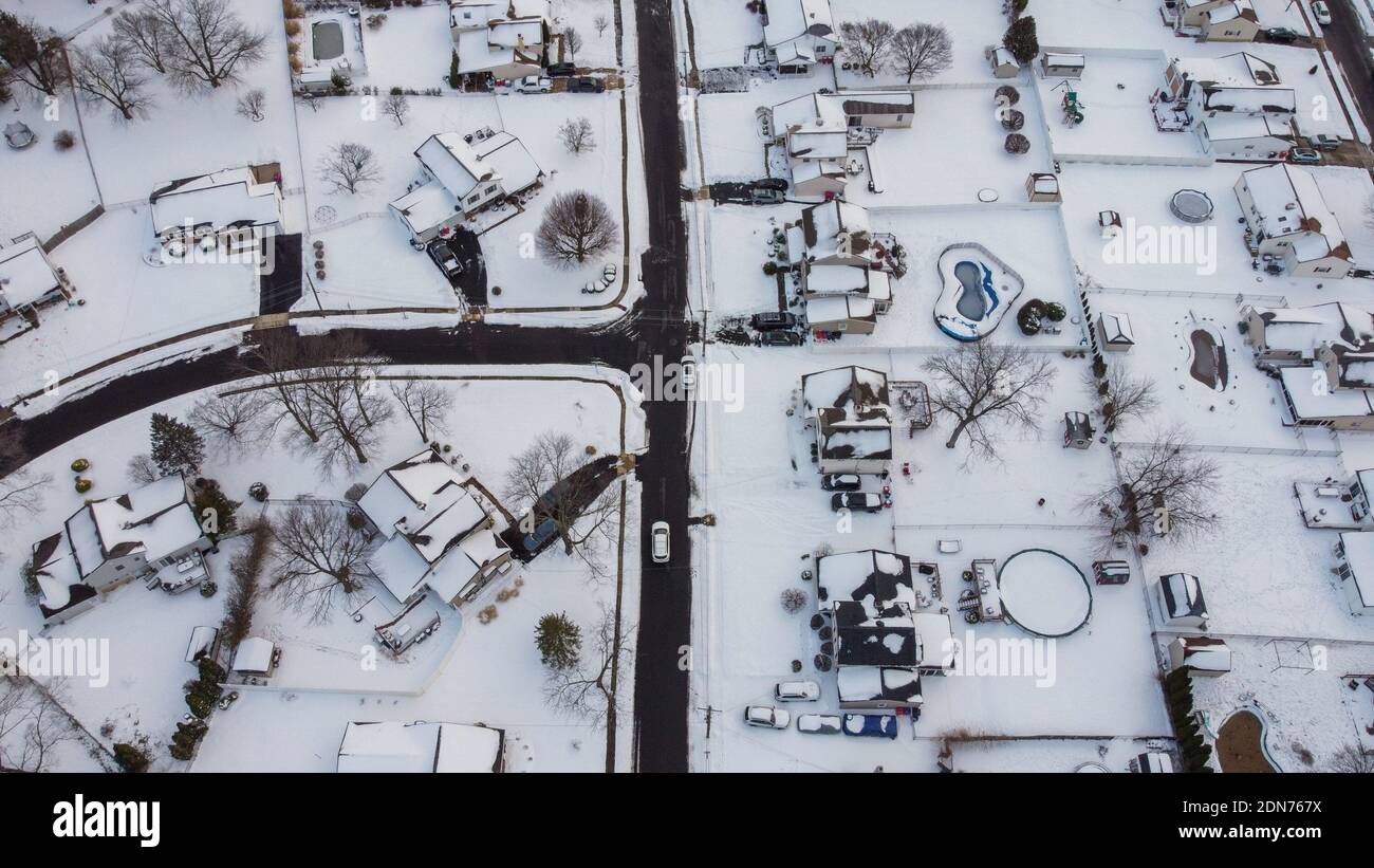 Warminster, United States. 16th Dec, 2020. Snow covers the ground Thursday, December 17, 2020 at Hartsville Park in Warminster, Pennsylvania. About 8 inches of snow fell from Wednesdays snowstorm, closing schools and crippling some parts of the Philadelphia region. Credit: William Thomas Cain/Alamy Live News Stock Photo