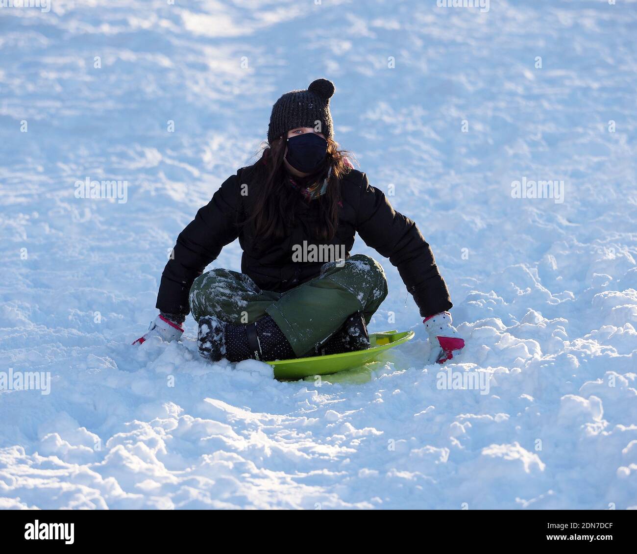 2 feet snow hi-res stock photography and images - Page 3 - Alamy