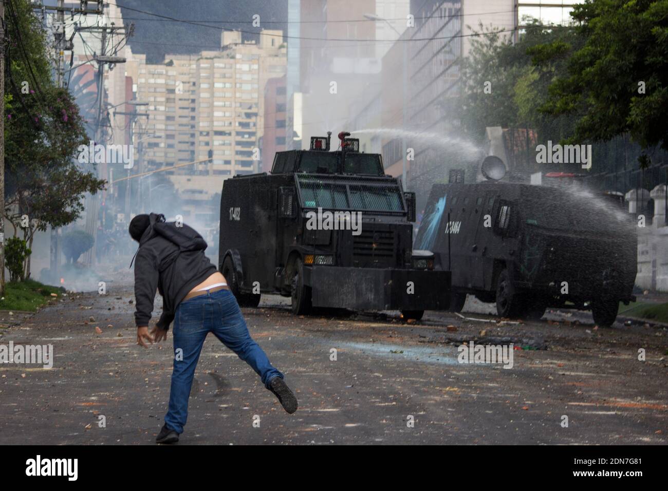 Smoke emergencies and disasters building exterior transportation hi-res ...