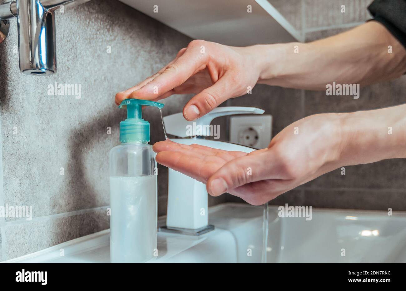 Man Clean Hand Man cleaning hands antiseptic wet hi-res stock photography and images ...