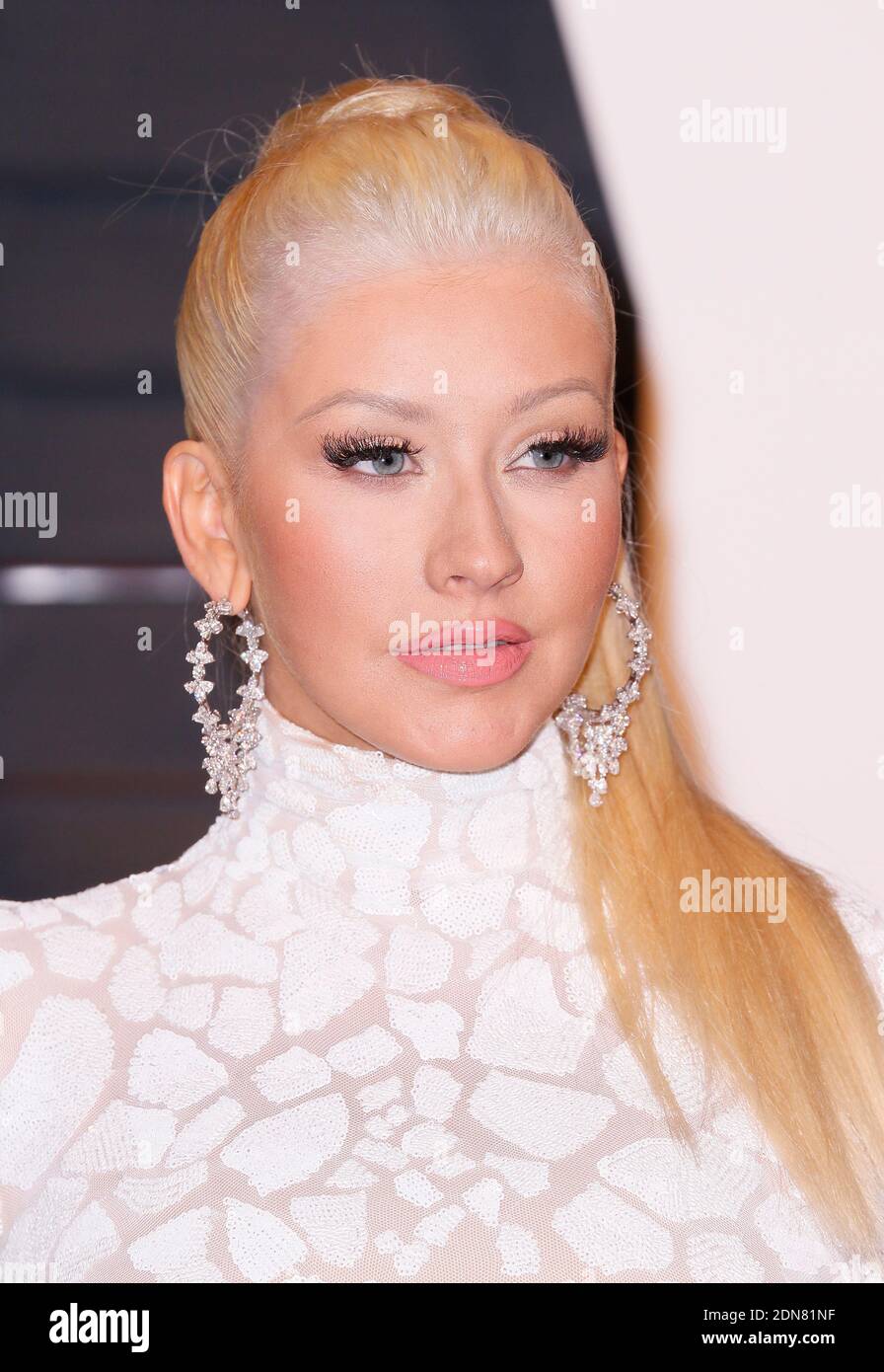 Christina Aguilera attends the 2015 Vanity Fair Oscar Party hosted by
