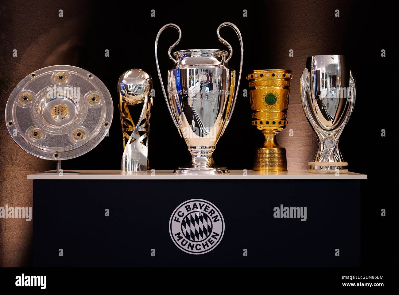 City Of Munich, Deutschland. 17th Dec, 2020. firo: 17.12.2020 football, Bundesliga 1, season 2020/2021, FIFA Men's Player 2020 trophy during the FIFA The BEST Awards ceremony, election as World Player of the Year 2020, trophies and trophies for the 2019/2020 season, FC Bayern-Picture shows the FC Bayern Munich trophies the club won in the 2019/2020 season placed on the stage for the live stream Credit: Pool/Marco Donato-FC Bayern/Pool via Getty Images/via firo Sportphoto | usage worldwide/dpa/Alamy Live News Stock Photo