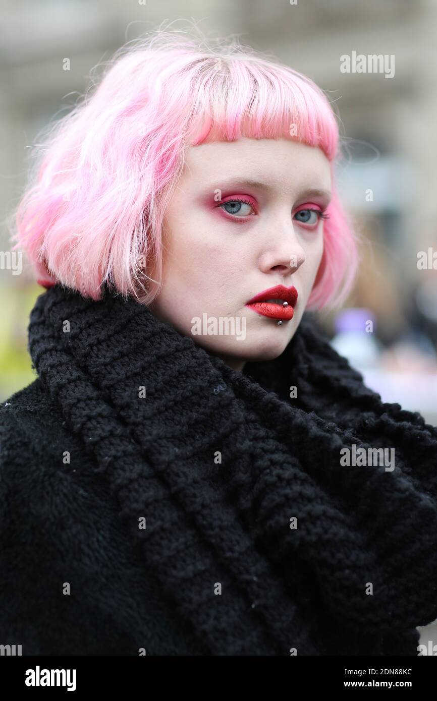 Street Style Daina Renton Arriving At London Fashion Week Ready To Wear Autumn Winter 2015 2016 Held At Somerset House London England On February 20th 2015 Photo By Marie Paola Bertrand Hillion Abacapress Com Stock Photo Alamy