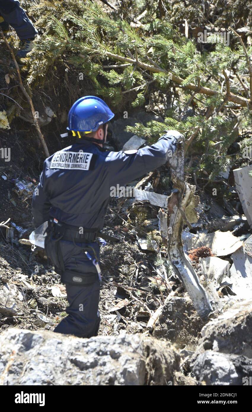 Germanwings flight 9525 hi-res stock photography and images - Alamy, image size:850x1390