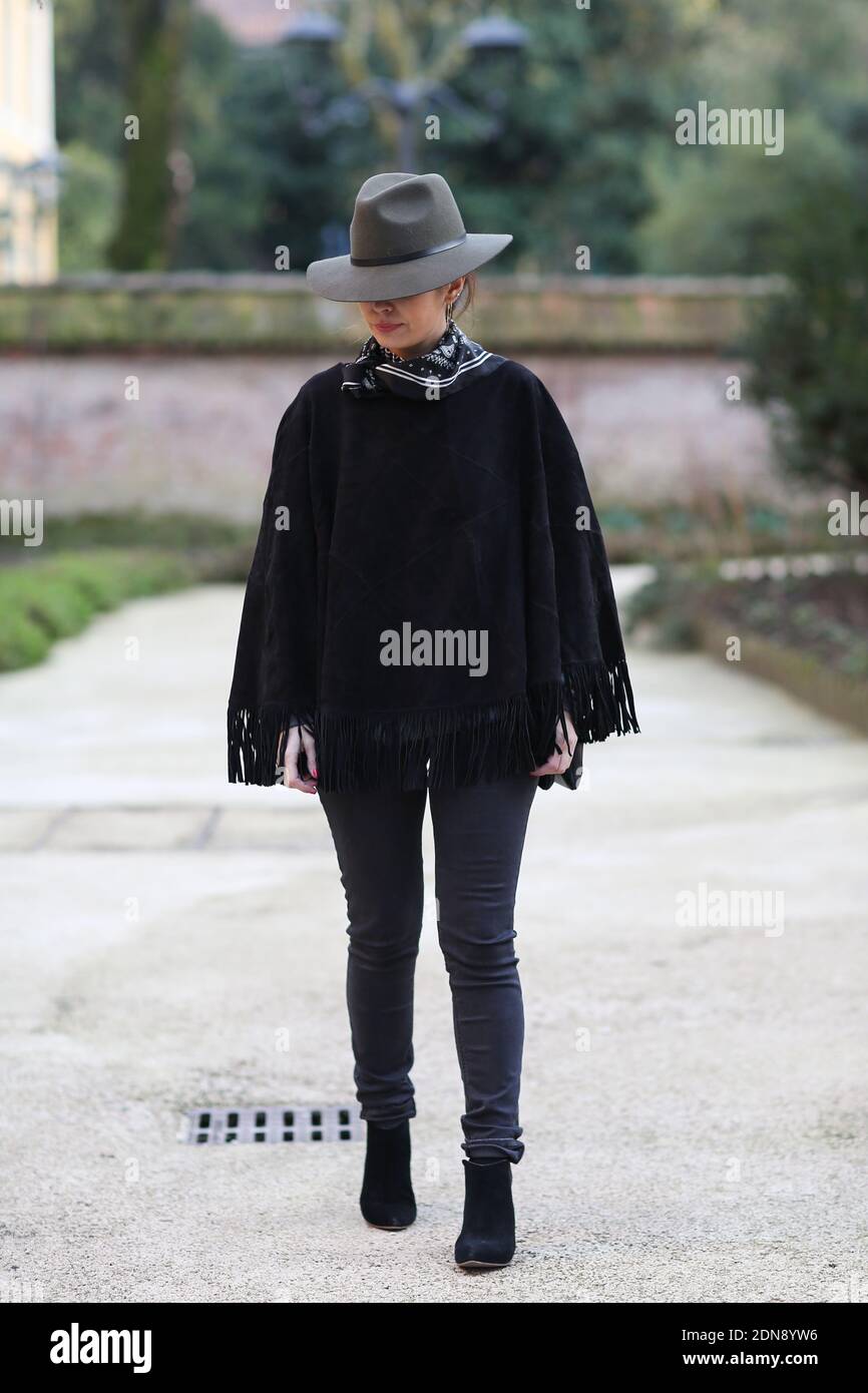 Sara Raggio Street style, Sara (fashion blogger collagevintage.com) arriving at ...