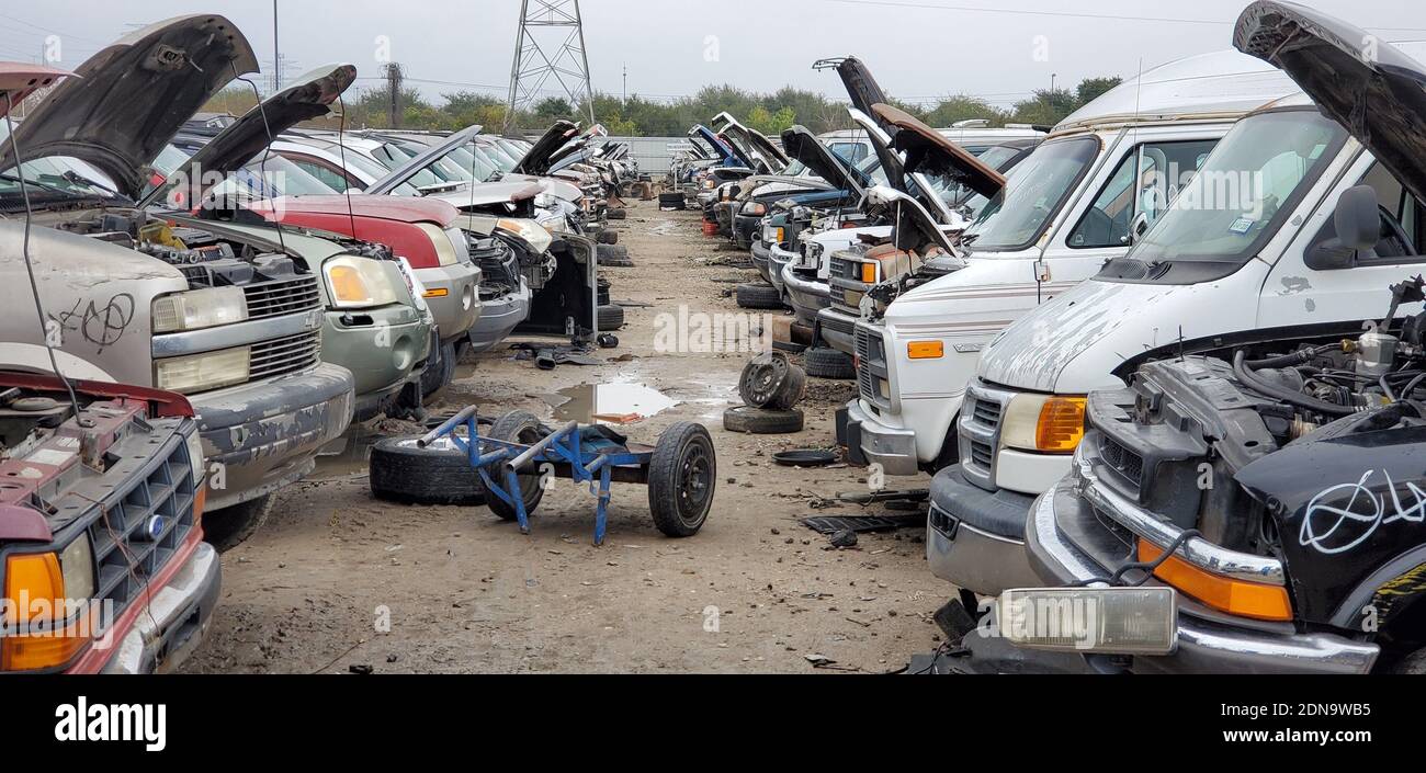 Salvage yard texas hi-res stock photography and images - Alamy
