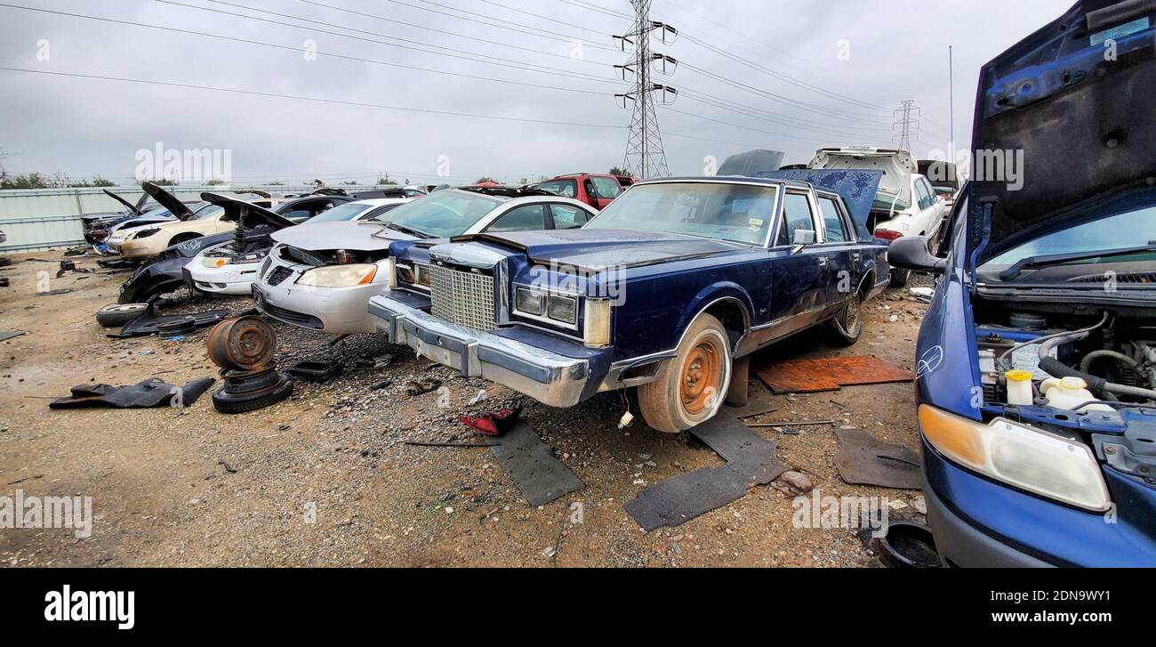 Junkyard old rusty american hi-res stock photography and images - Alamy