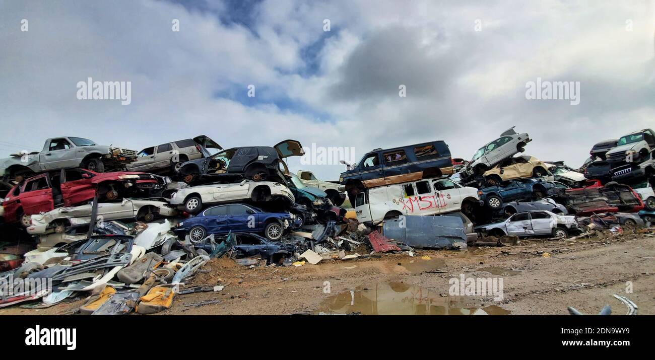 Salvage yard texas hi-res stock photography and images - Alamy
