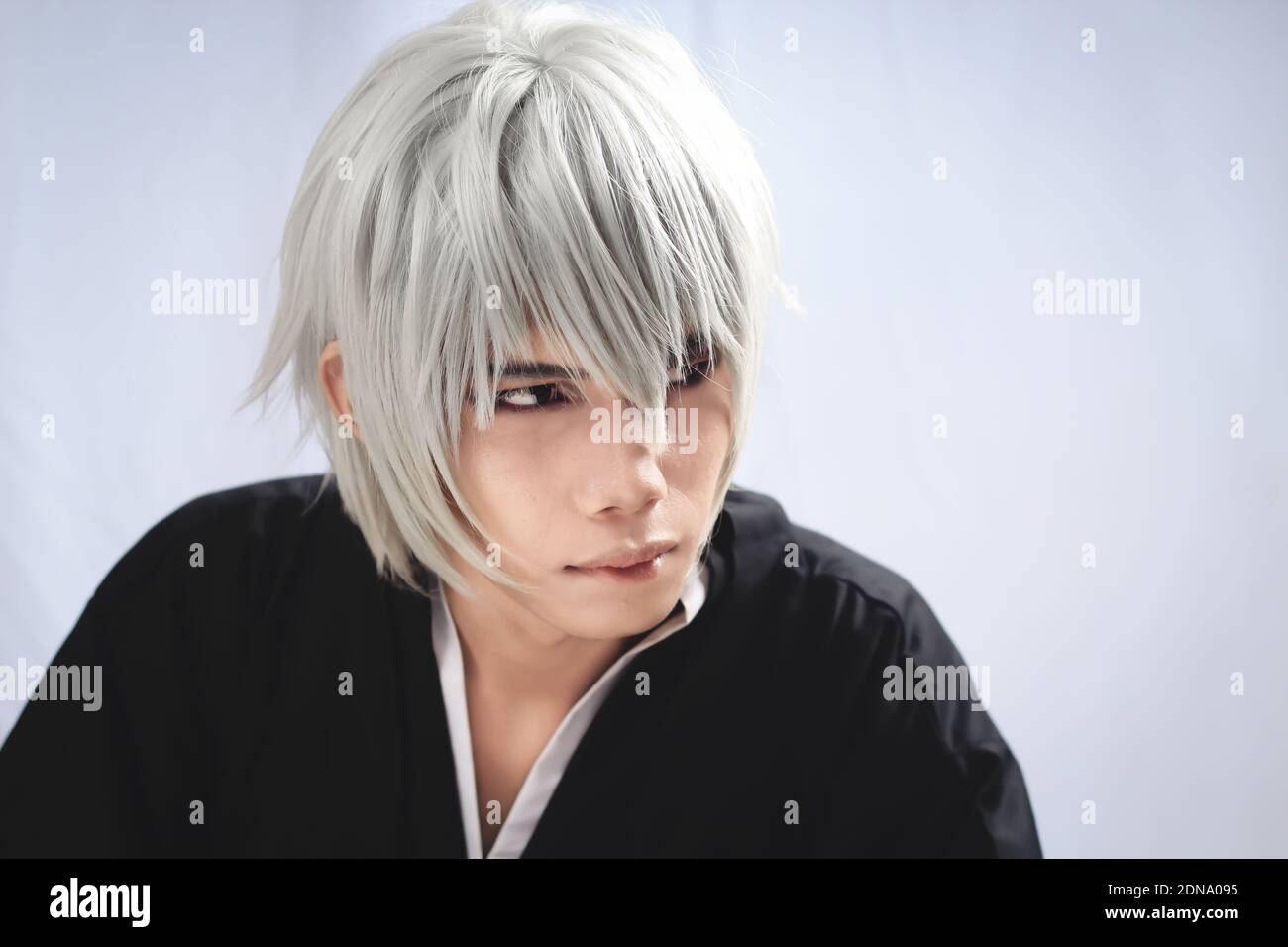 Platinum blonde hair hi-res stock photography and images - Alamy Platinum blonde hair hi-res stock photography and images - Alamy