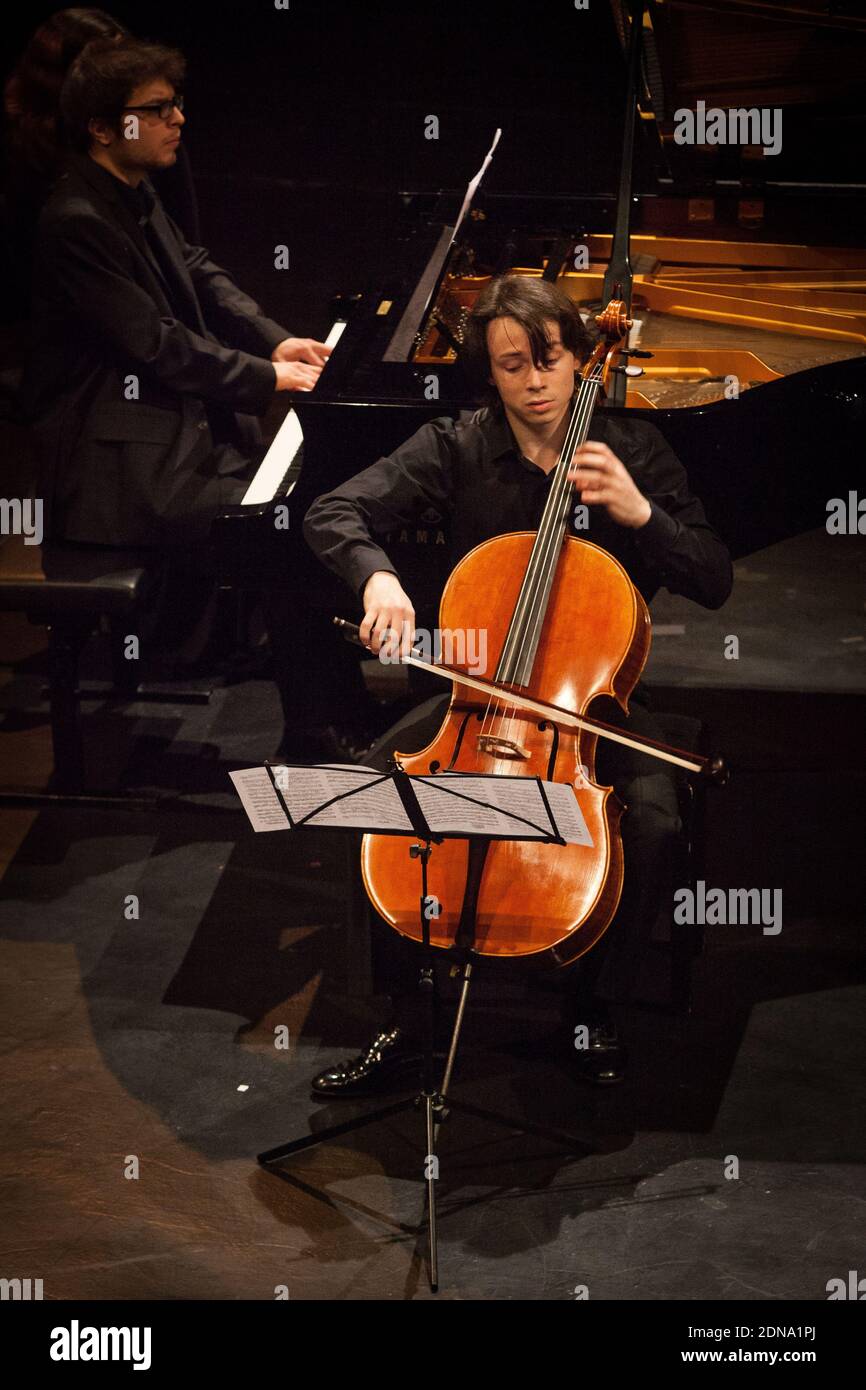 Guillaume Sigier and Yan Levionnois perfoming on stage during "Concert