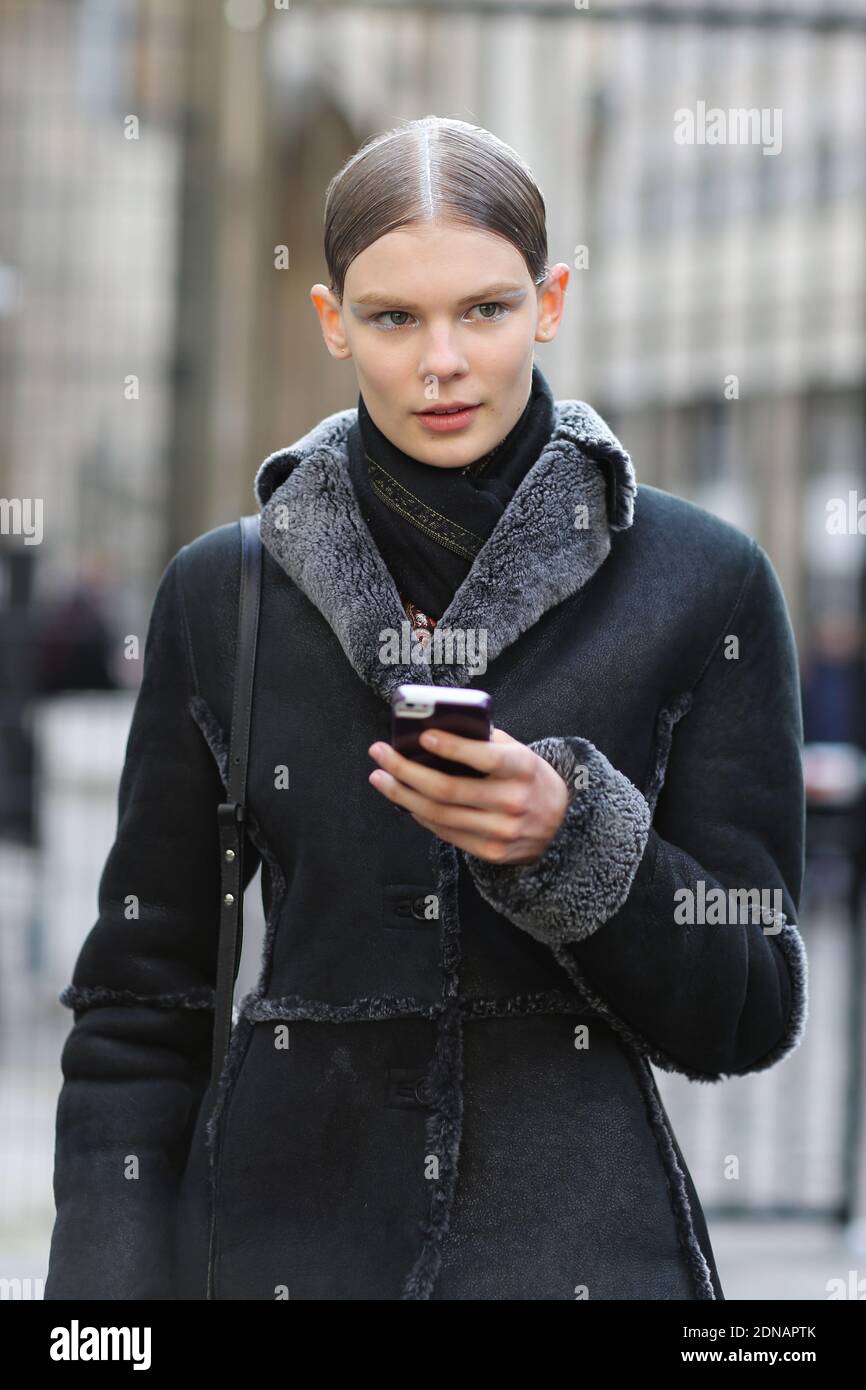 Street Style Model Off Duty After Y3 Fall Winter 15 16 Menswear Show Held At Couvent Des Cordeliers Paris France On January 25th 15 Photo By Marie Paola Bertrand Hillion Abacapress Com Stock Photo Alamy