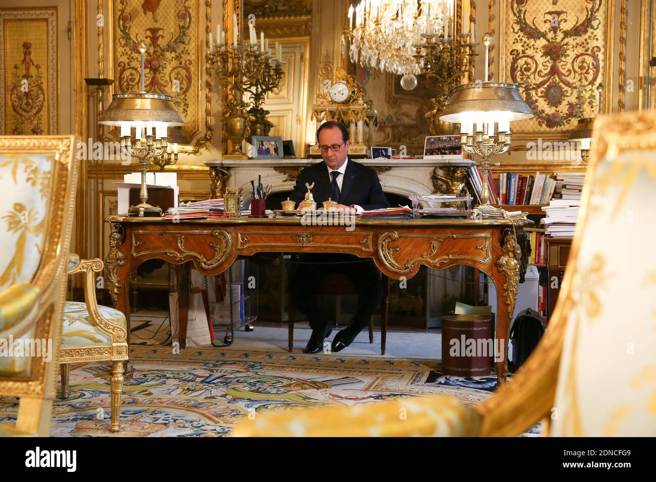 President hollande elysee palace desk hi-res stock photography and images -  Alamy