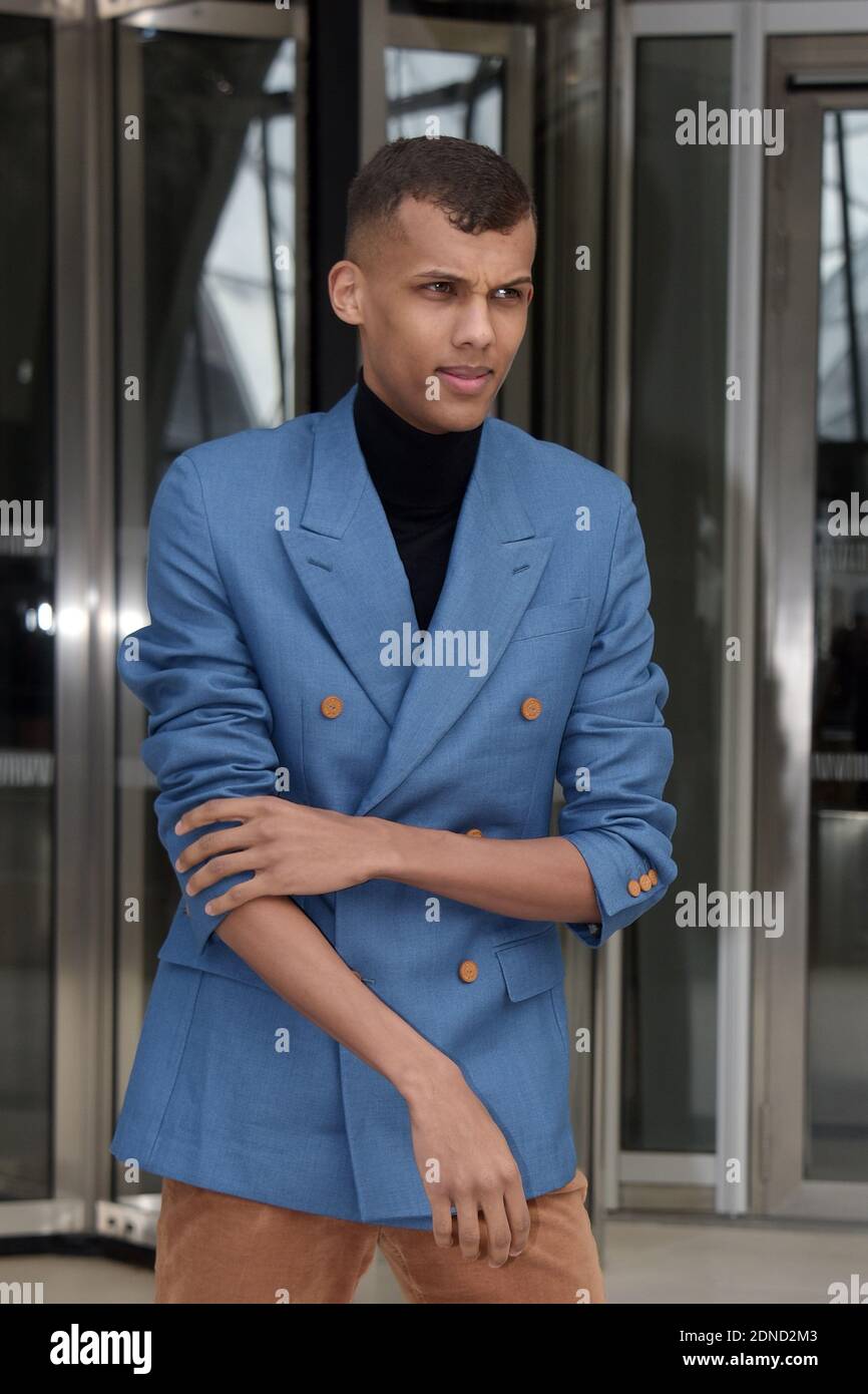 Stromae arriving for the Louis Vuitton Fall-Winter 2015/2016 Ready