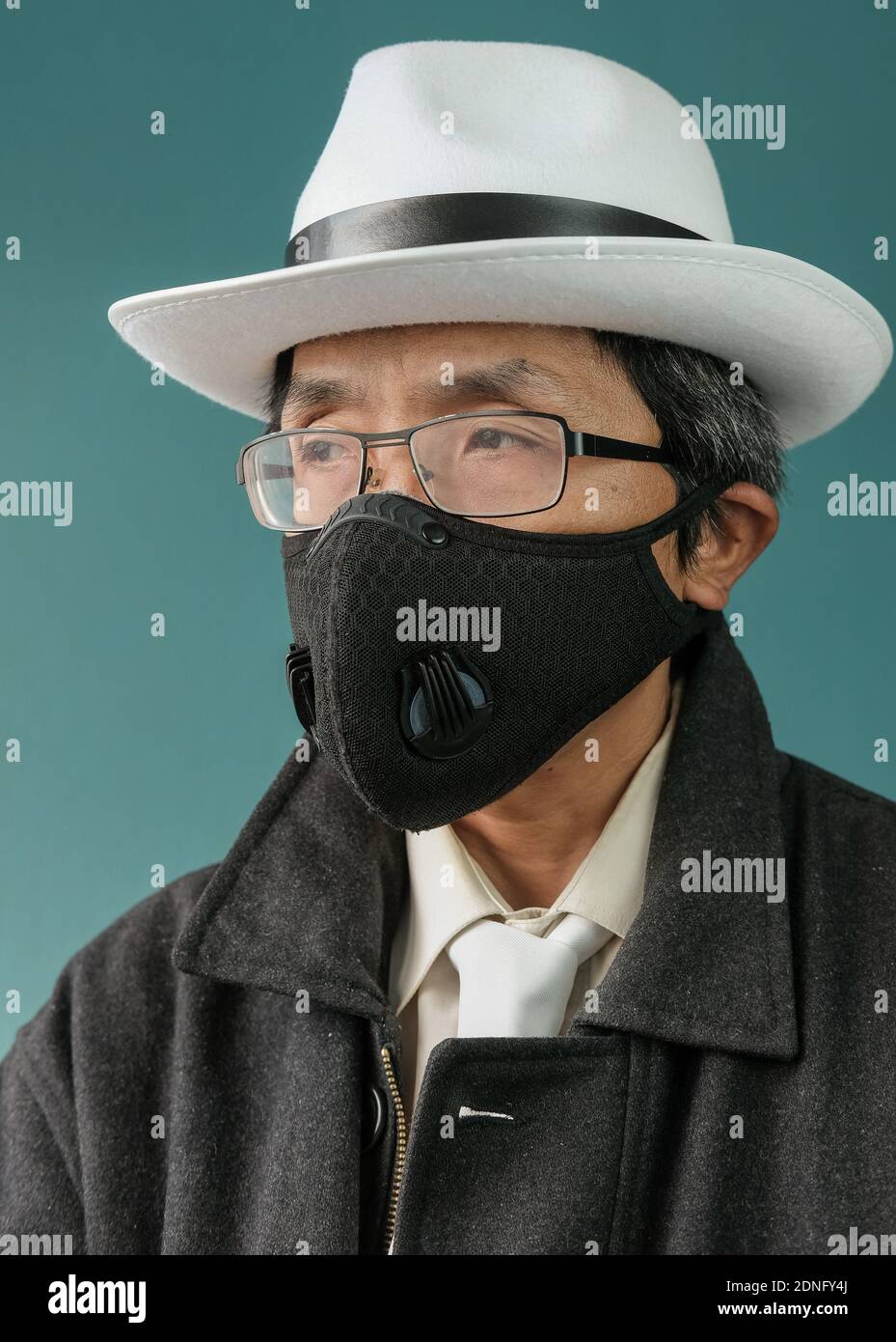 Asian man wearing cowboy hat hi-res stock photography and images - Alamy