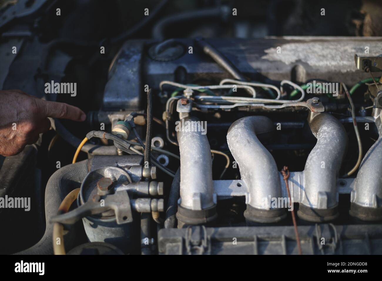 Car body manufacturing hi-res stock photography and images - Alamy