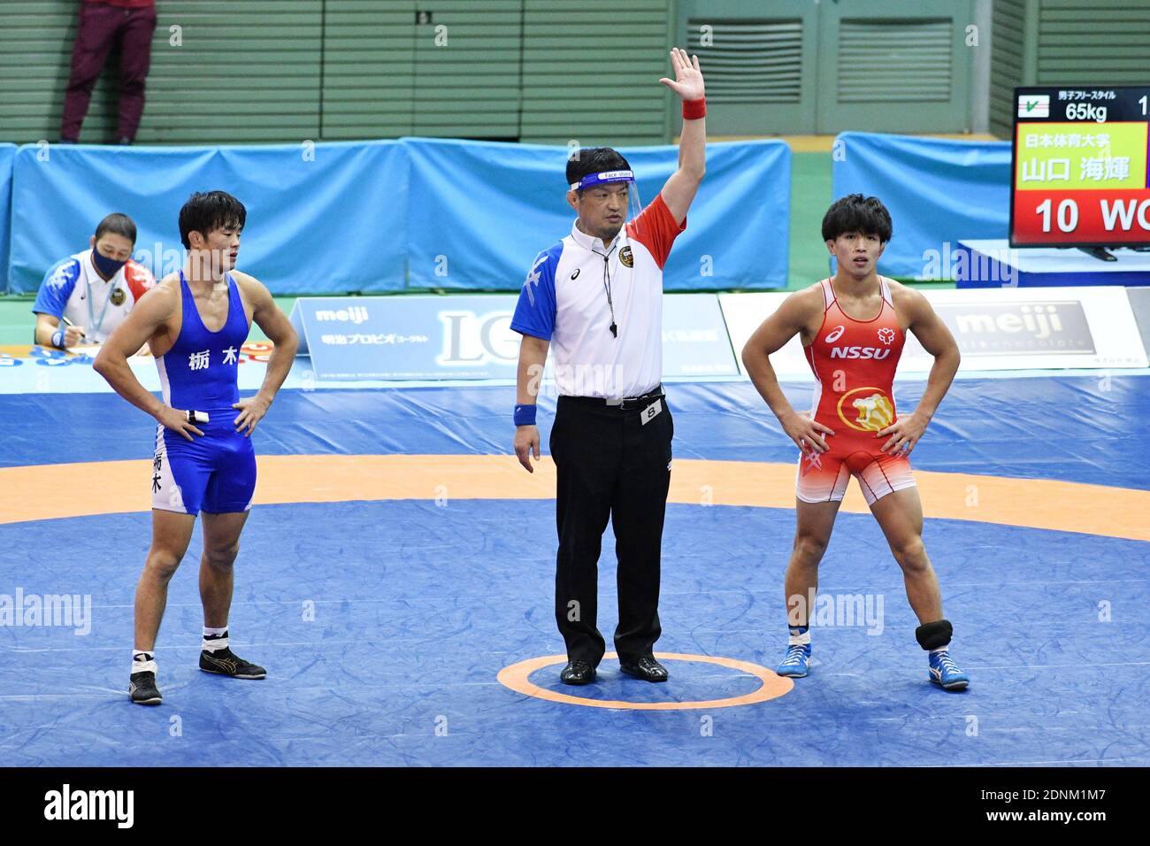 Komazawa Olympic Park Gymnasium, Tokyo, Japan. 18th Dec, 2020. (LR